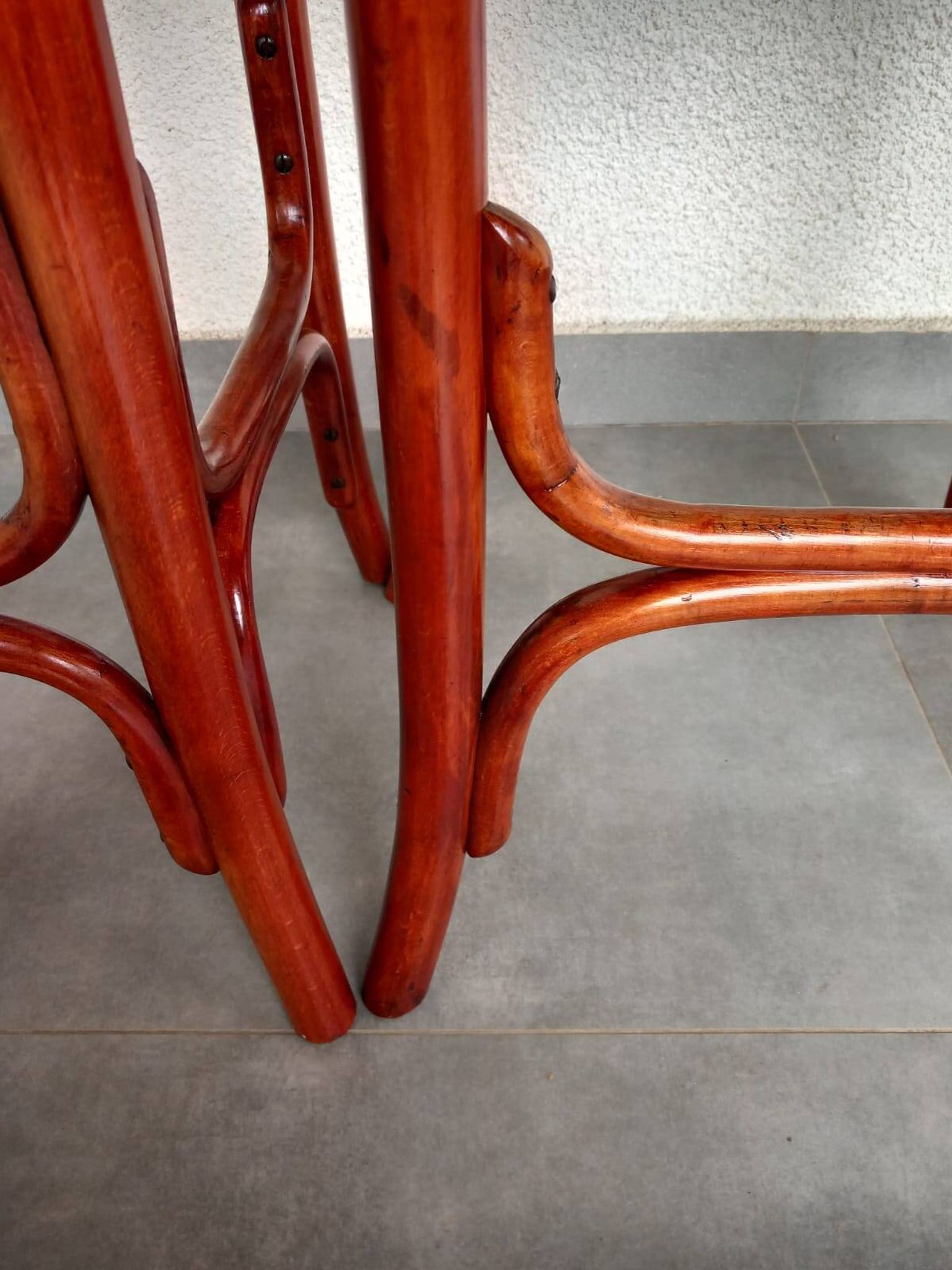 Ensemble de trois tables Pologne Cracovie années 1930