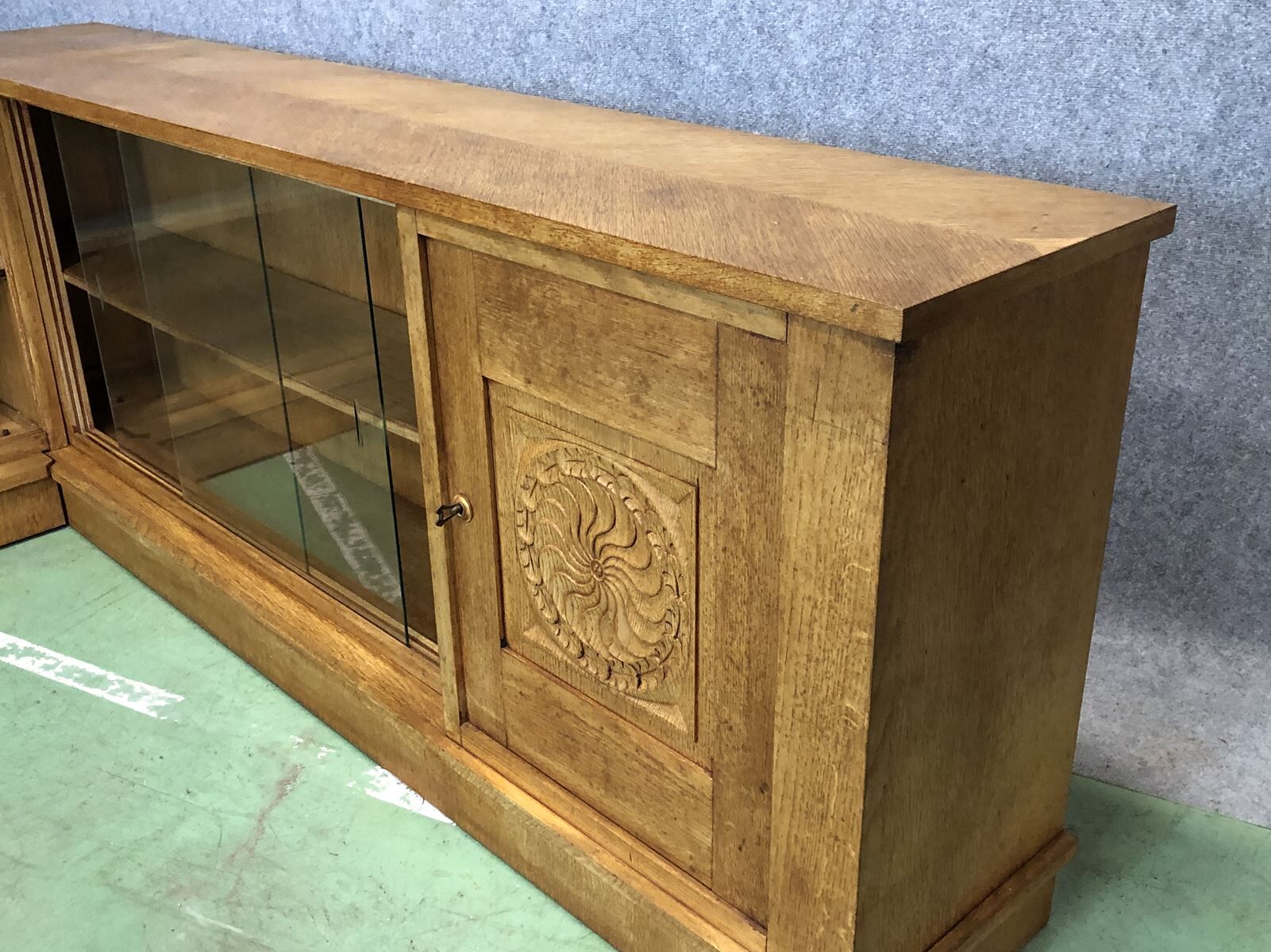 The 1940s oak corner Cabinet