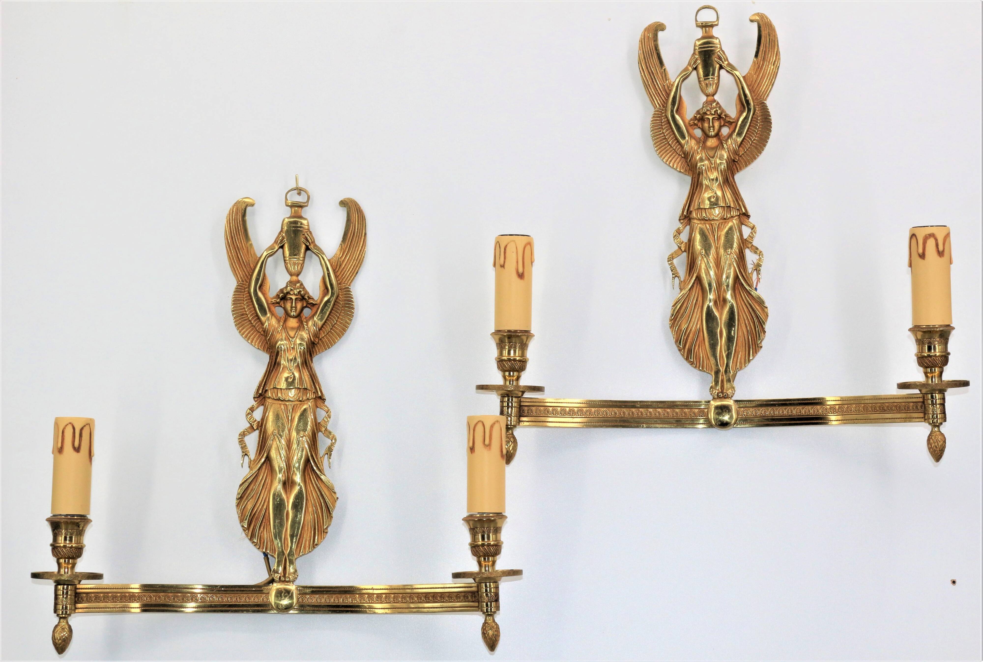 Paire d'appliques en bronze doré de style directoire/empire