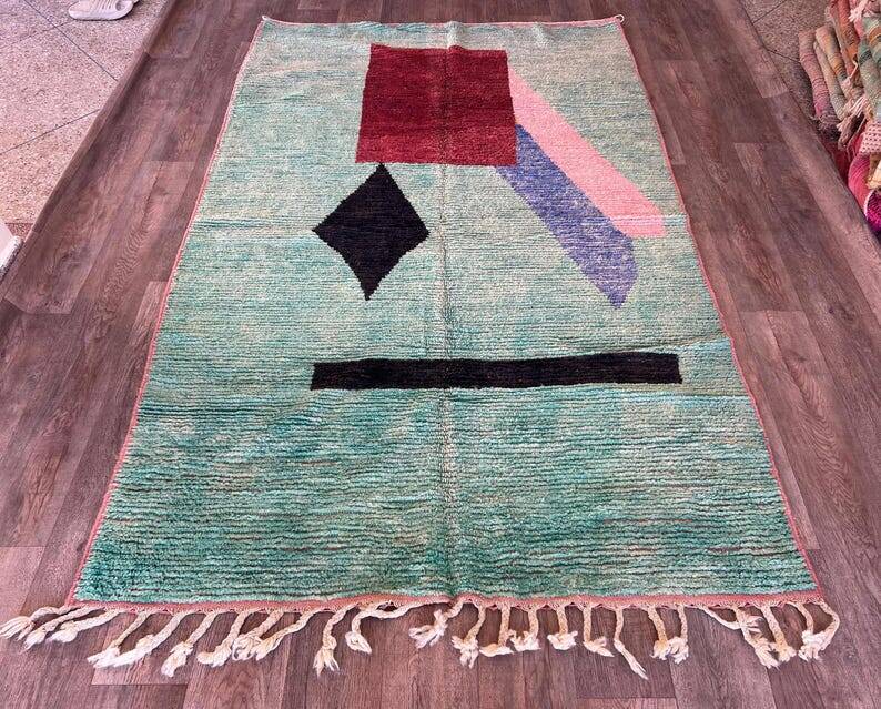 Traditional Moroccan rug 250cm x 150cm