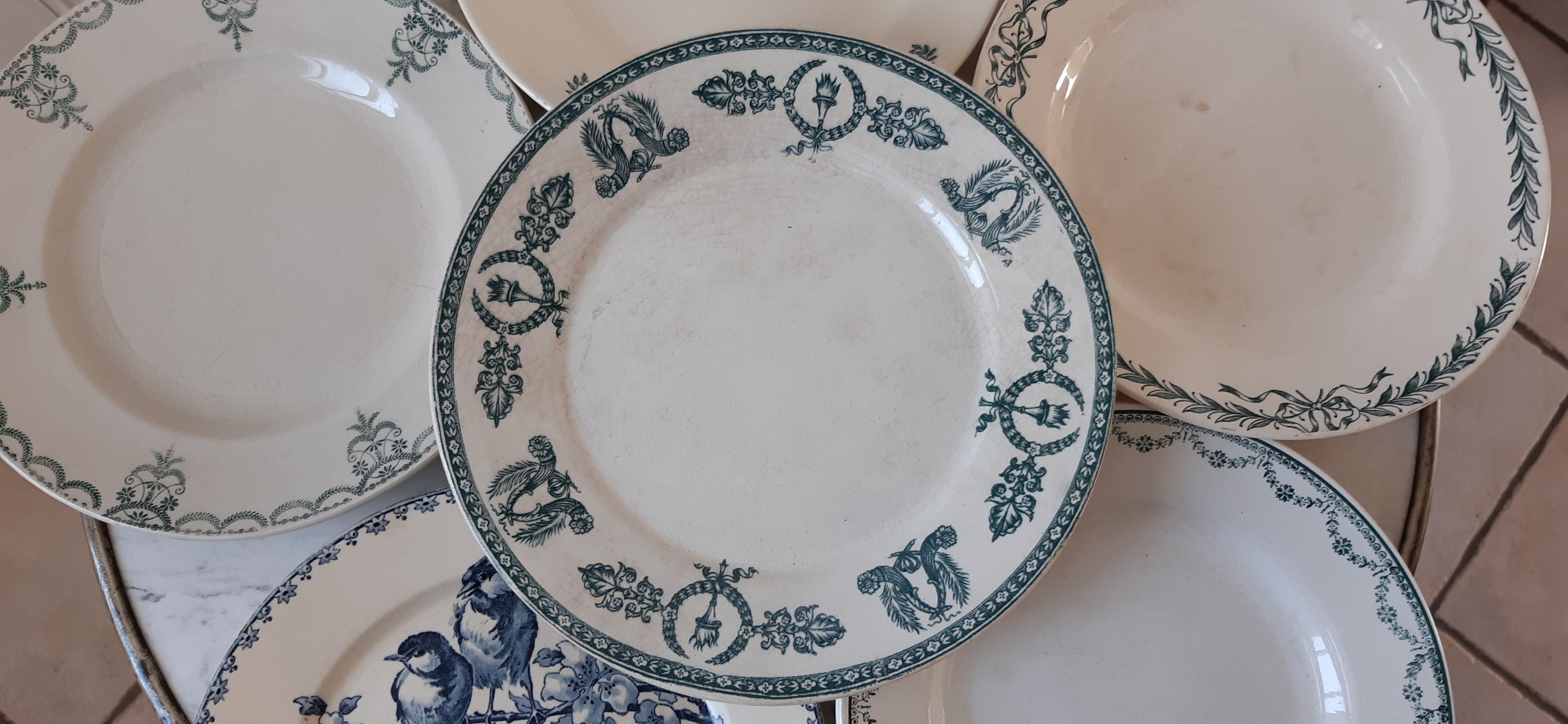 Set of 6 flat plates mismatched nineteenth century, St Amand, Digoin, Moulin des Loups, Lonchamp