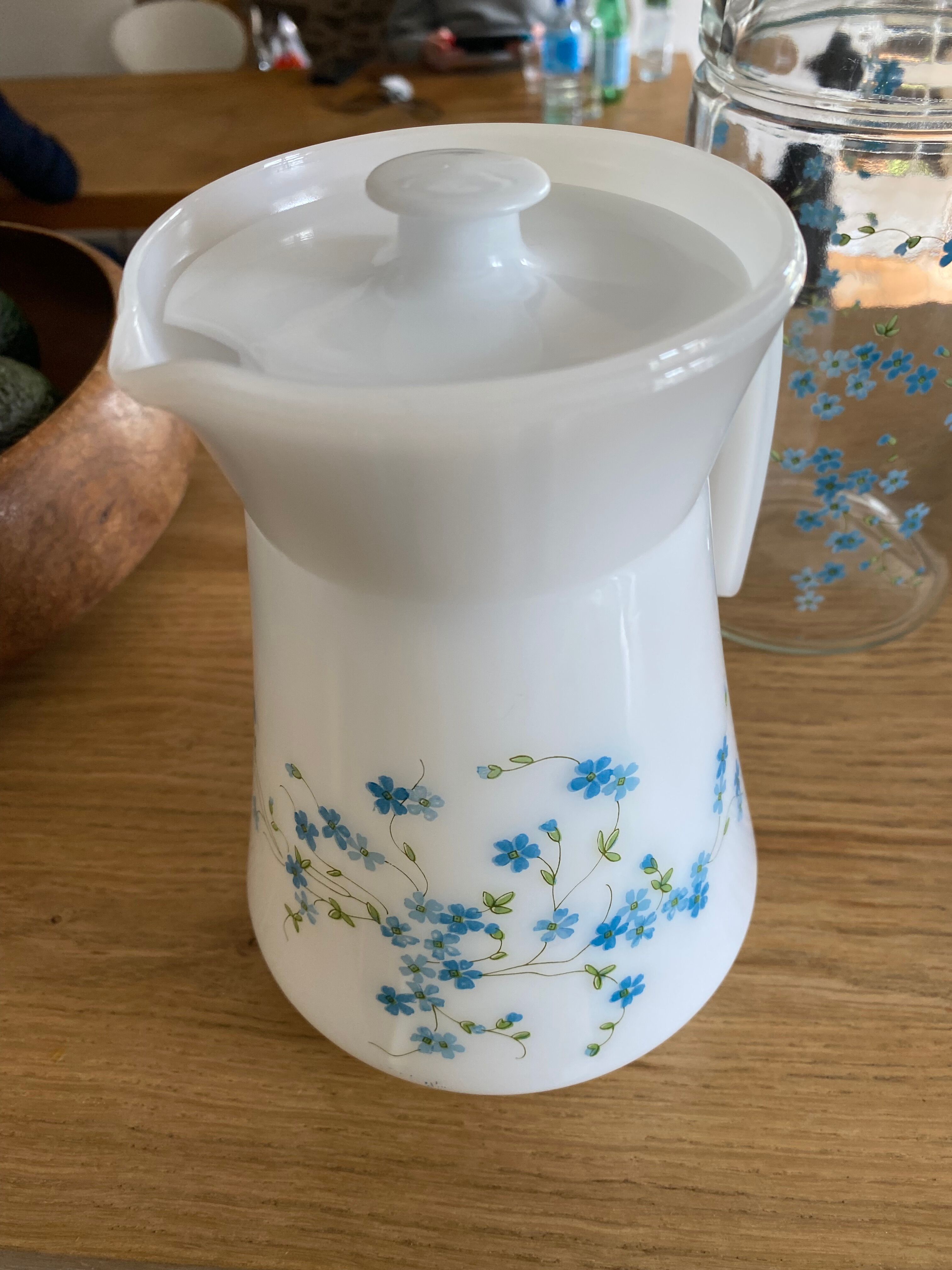 Carafe and broc arcopal forget-me-not
