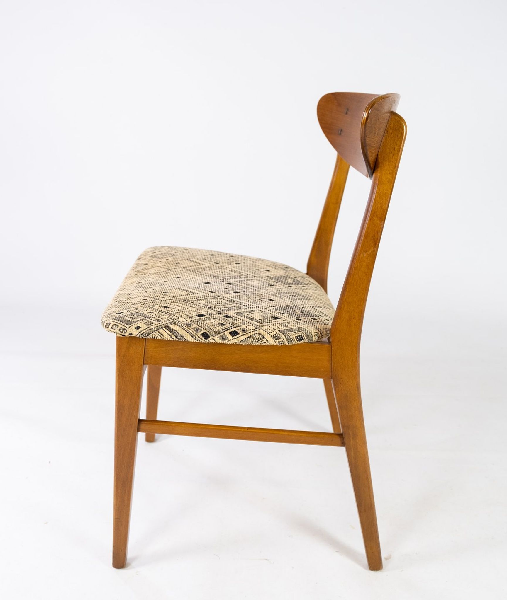 Set of six dining room chairs in teak and upholstered with light fabric, of danish design, 1960S