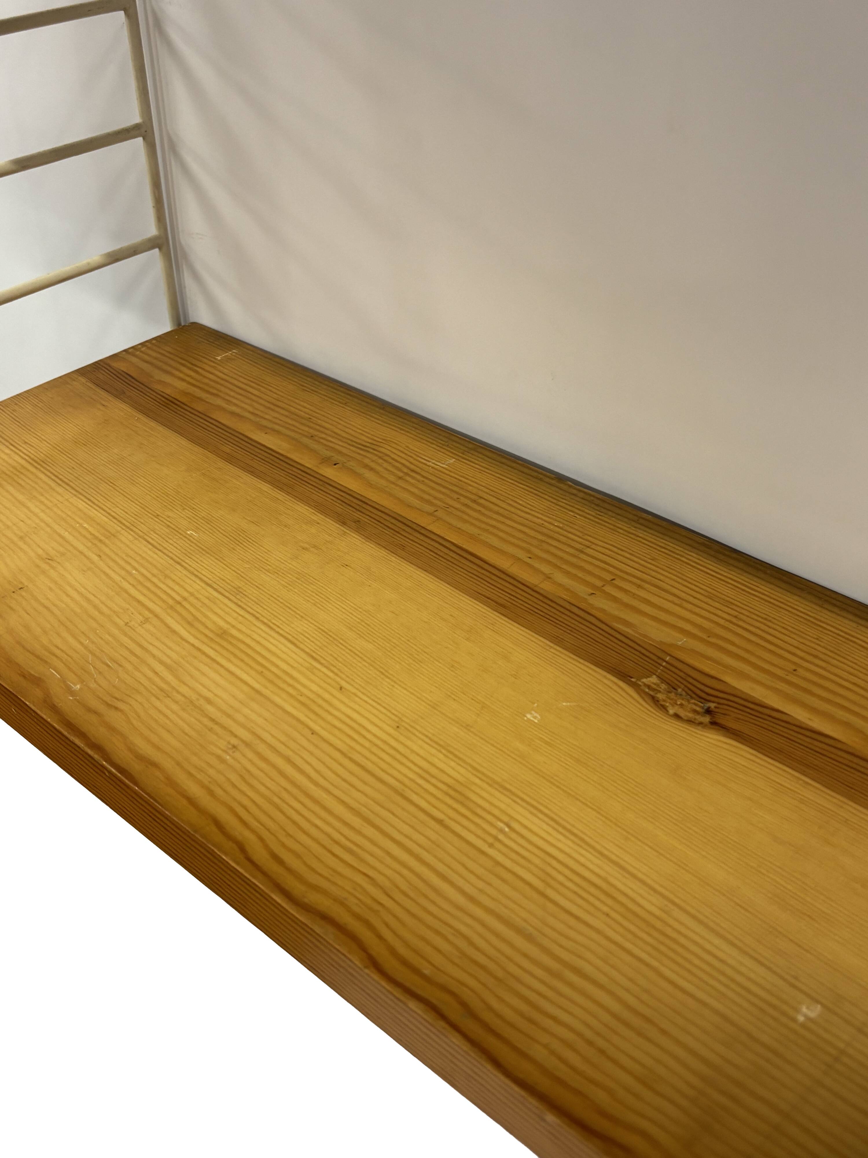 Système mural à cordes nisse du milieu du siècle, 1960 compact