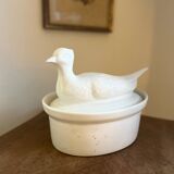 Oven dish in porcelain shaped like a pheasant