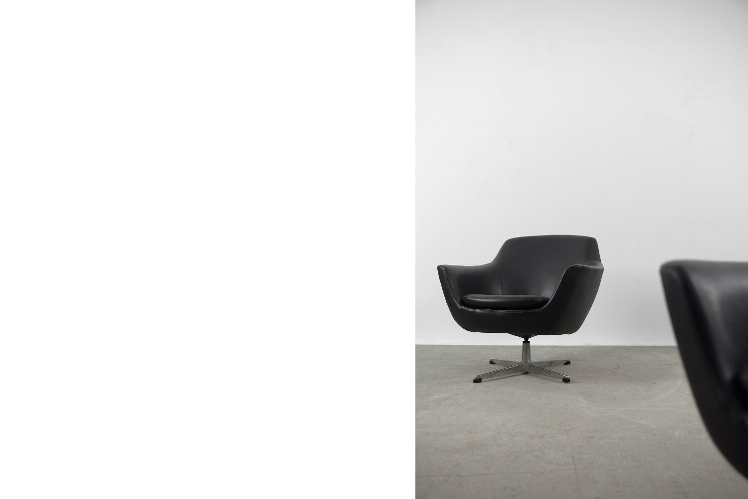 Fauteuils pivotants noirs, 1970