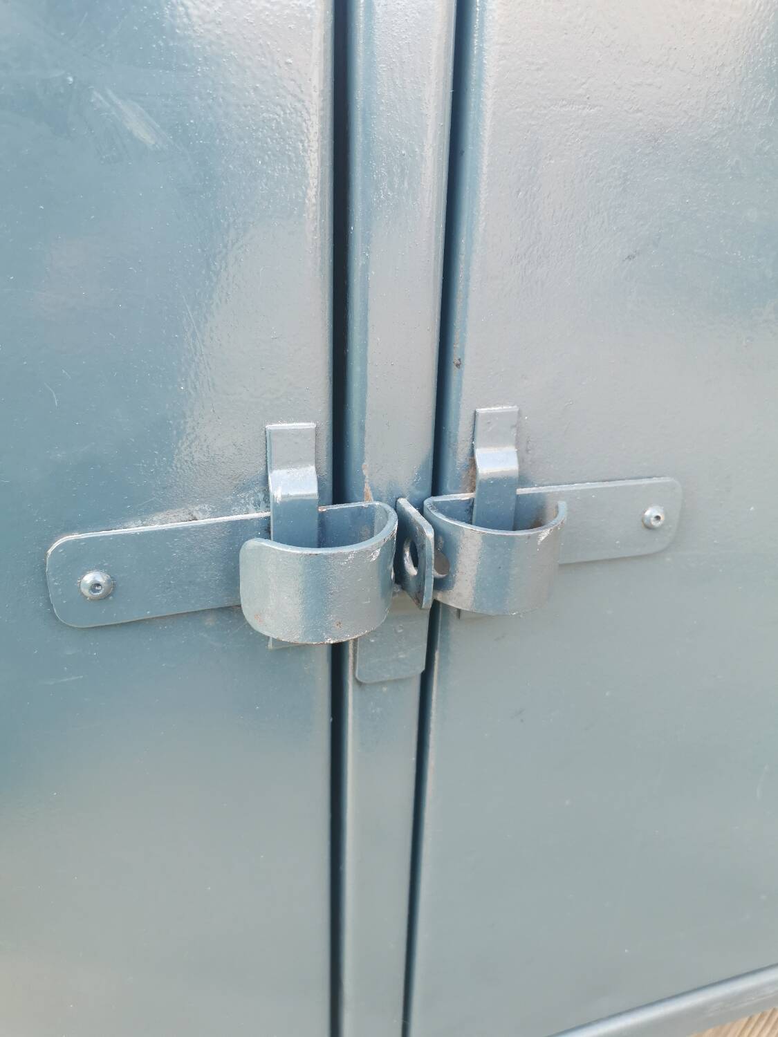 SOLFA metal locker room for mates