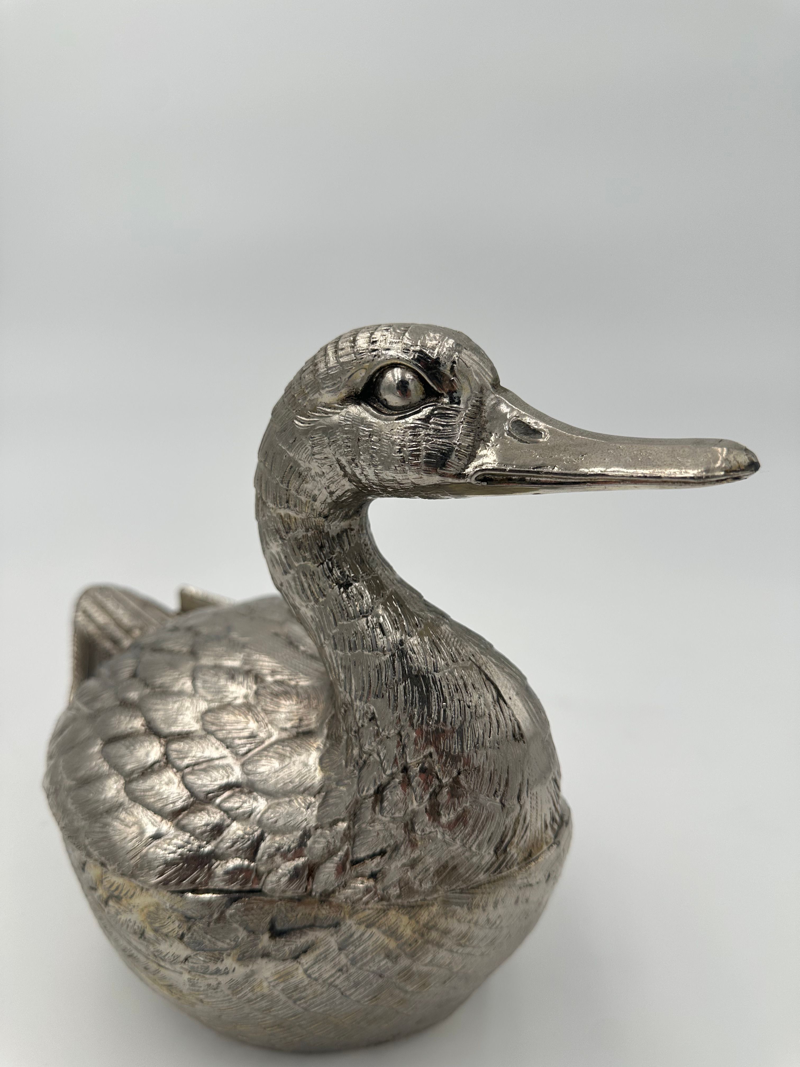 Suite de deux seaux à glace représentant un canard en métal argenté de Mauro Manetti