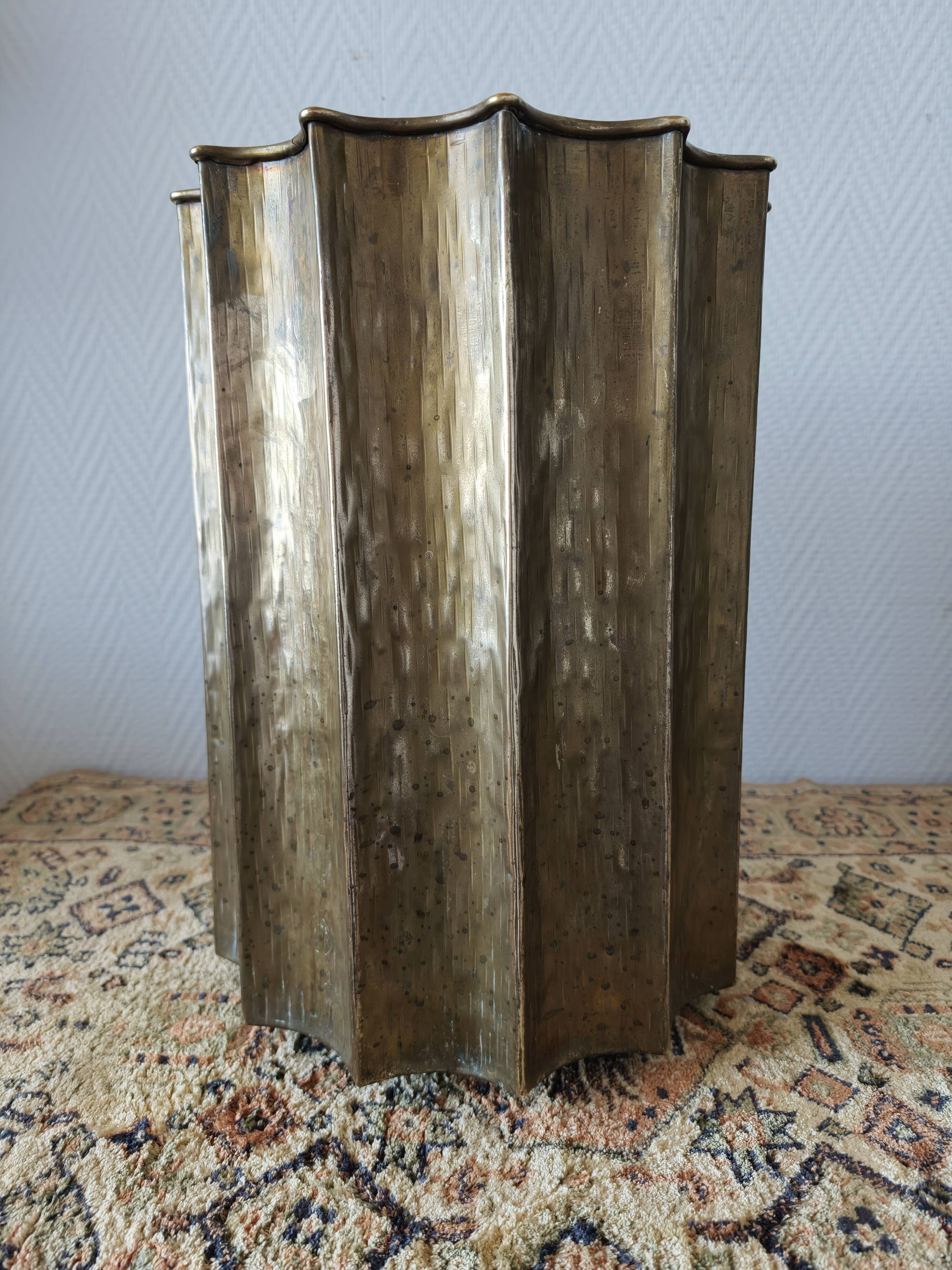 Egidio Casagrande umbrella stand in hammered brass, Italy, circa 1960.