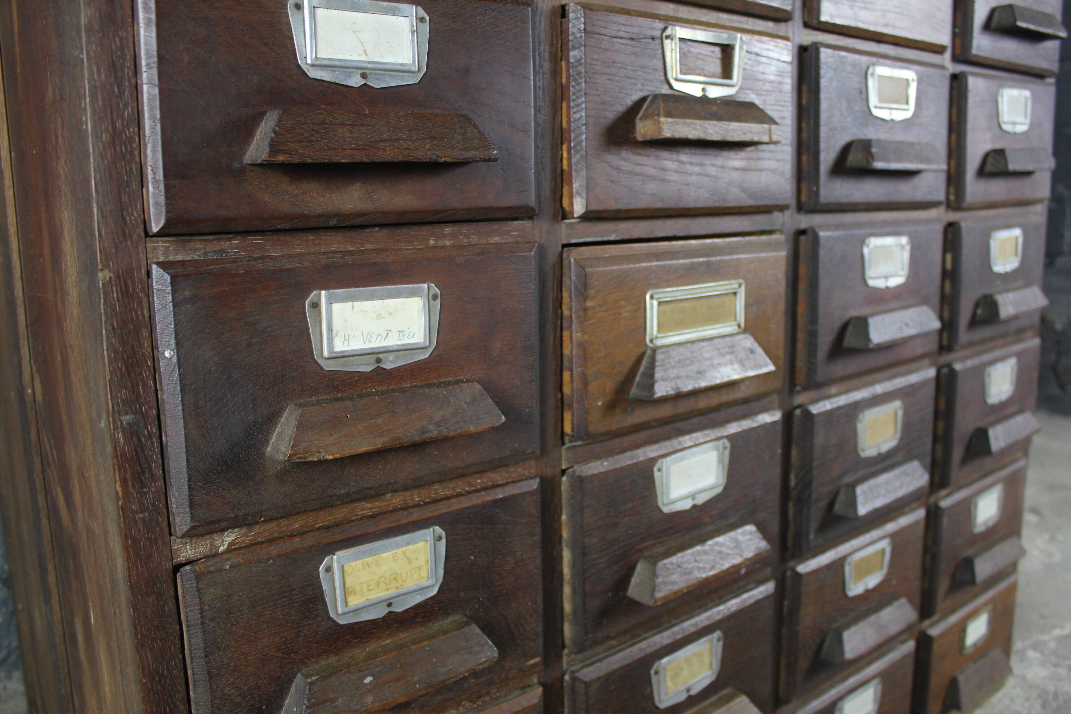 24-drawer trade furniture with label holder