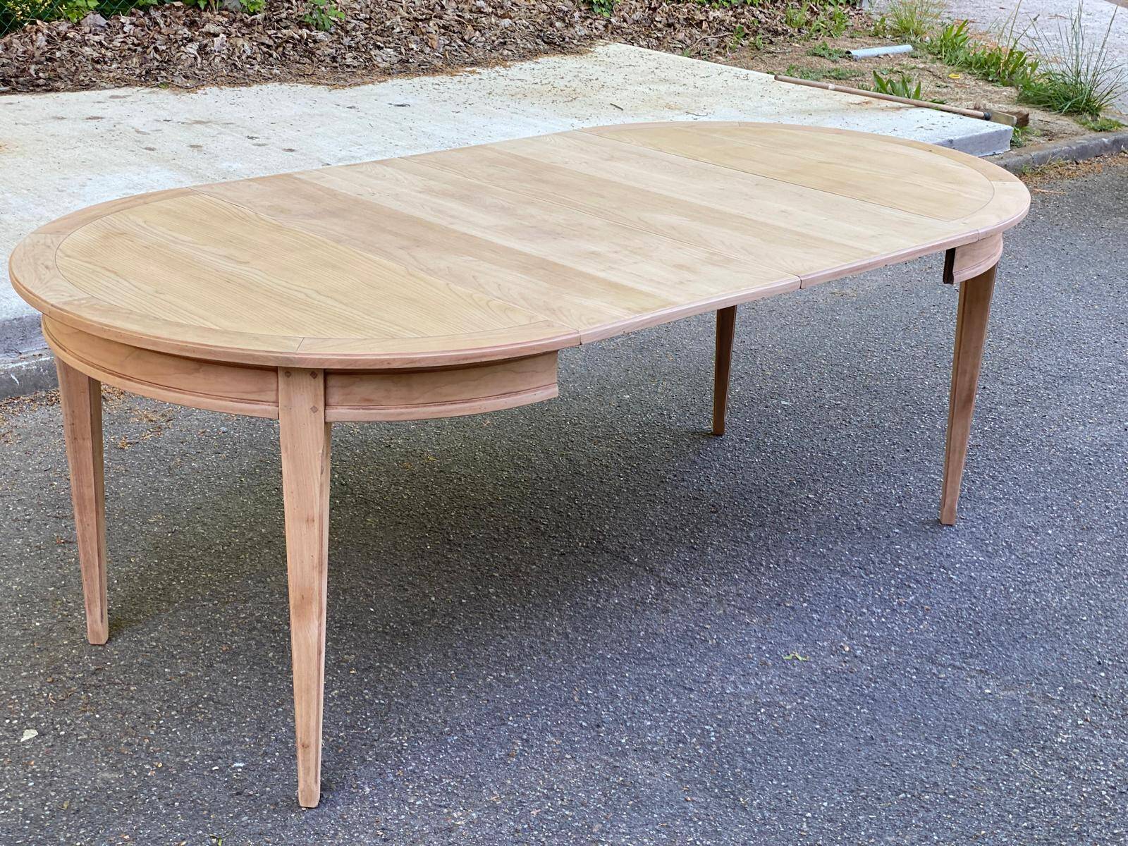 Louis XVI extendable round table in solid raw oak 210cm 19th century