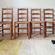 Set of 4 rustic chairs in solid oak and straw.