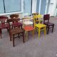 8 chaises de bistrot en bois dépareillées - vintage