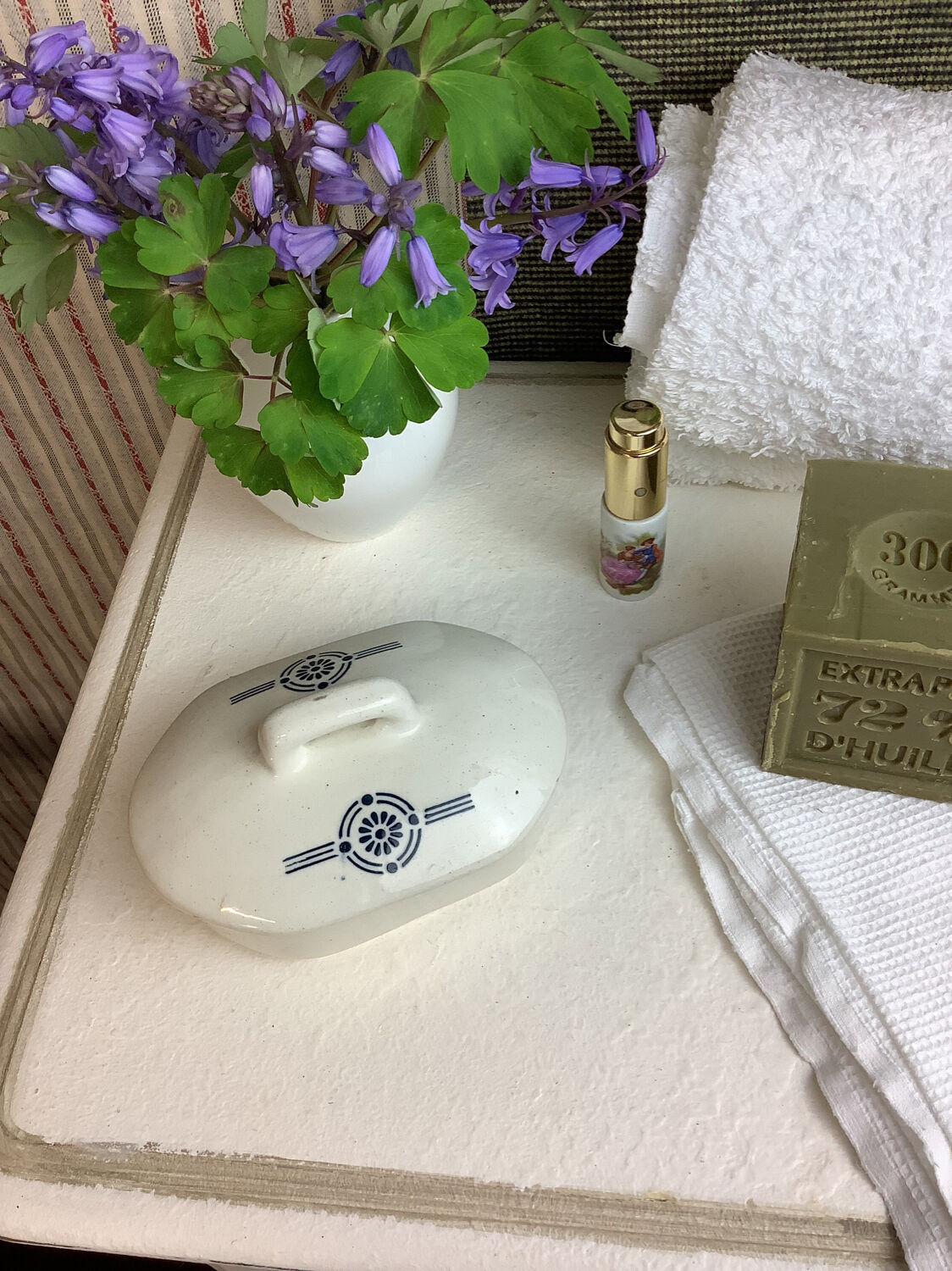 Anti-artisanal soap holder