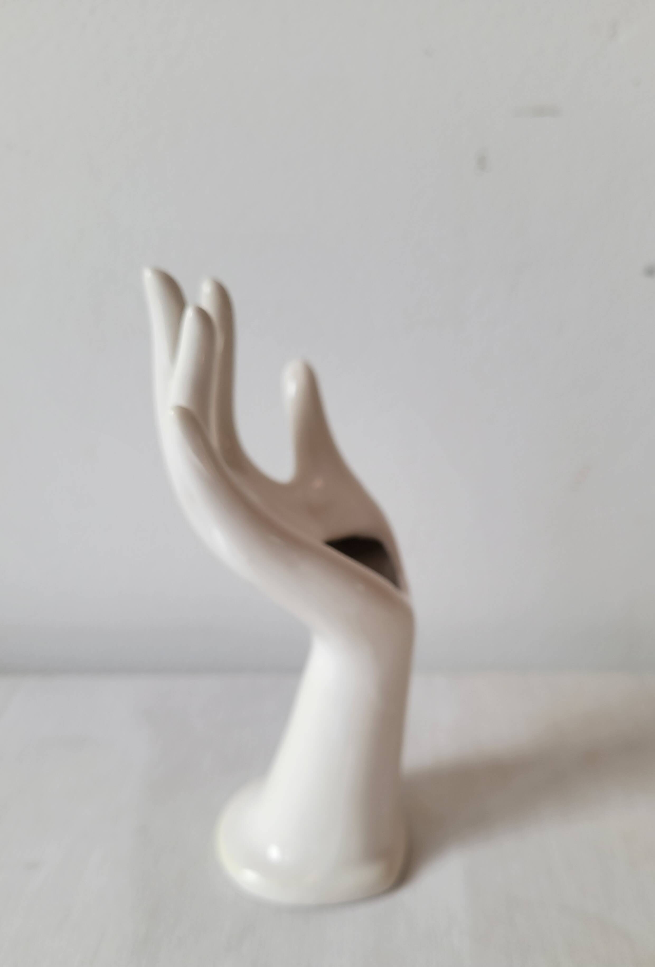 Hand-shaped ring vase