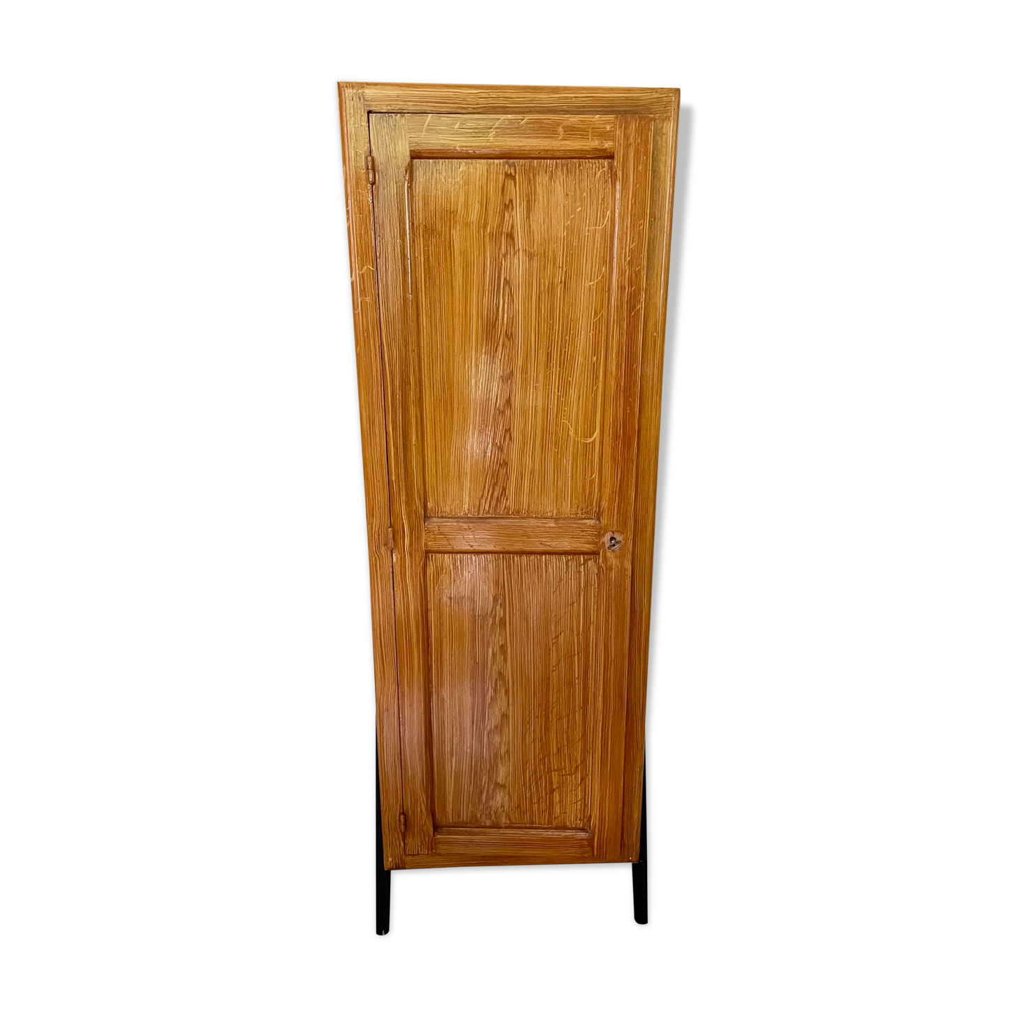 Small wooden cabinet