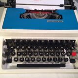 Underwood 315 portable typewriter 70