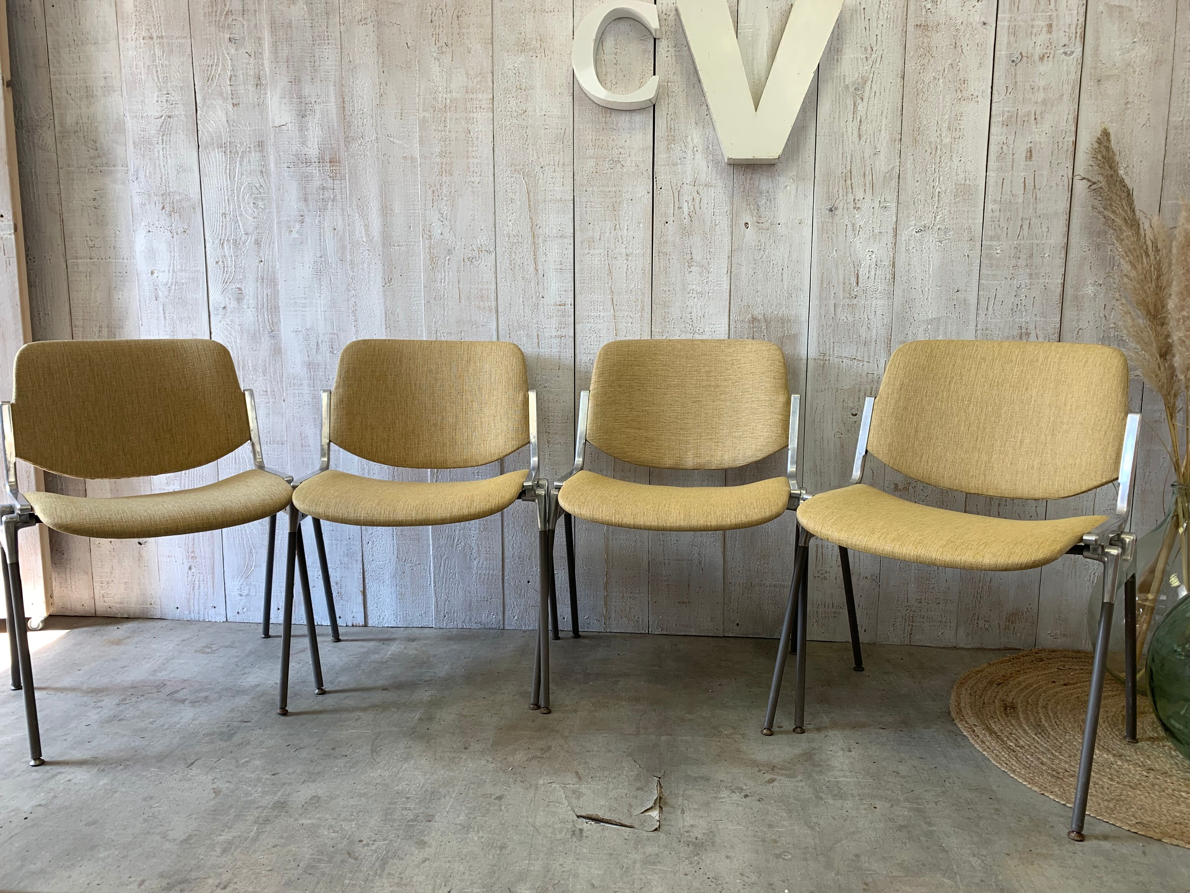 Series of 4 chairs by Piretti Giancarlo, Castelli