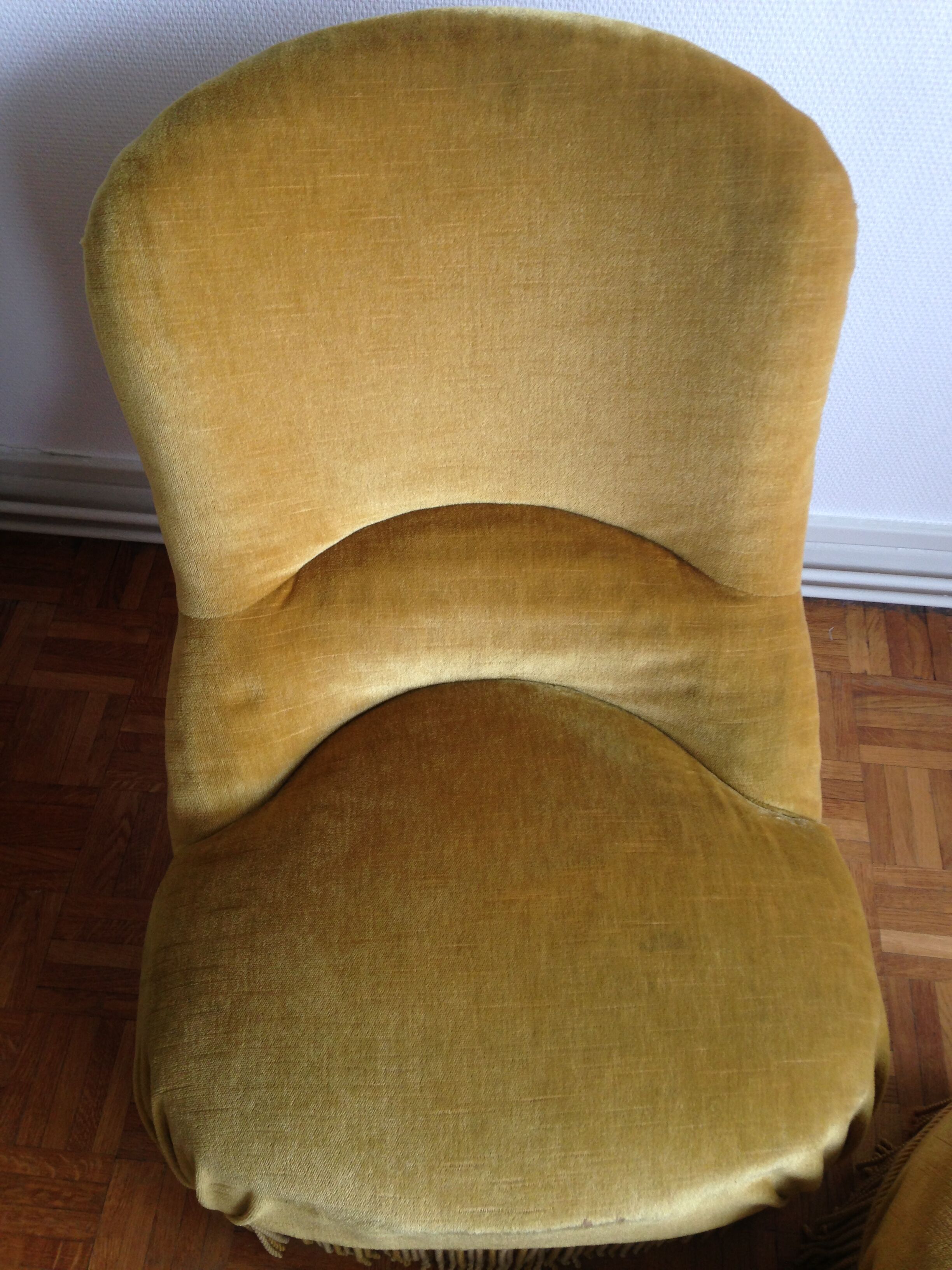 Fauteuil crapaud et pouf velours jaune