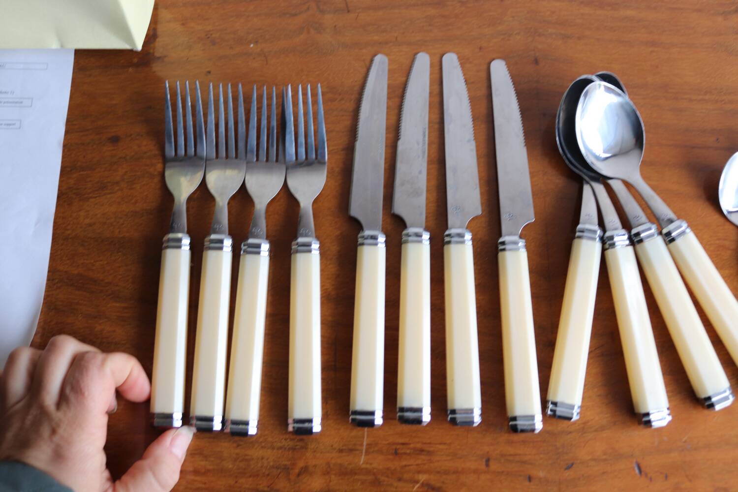 Pierre Balmain cutlery set – 16 pieces – ivory handles