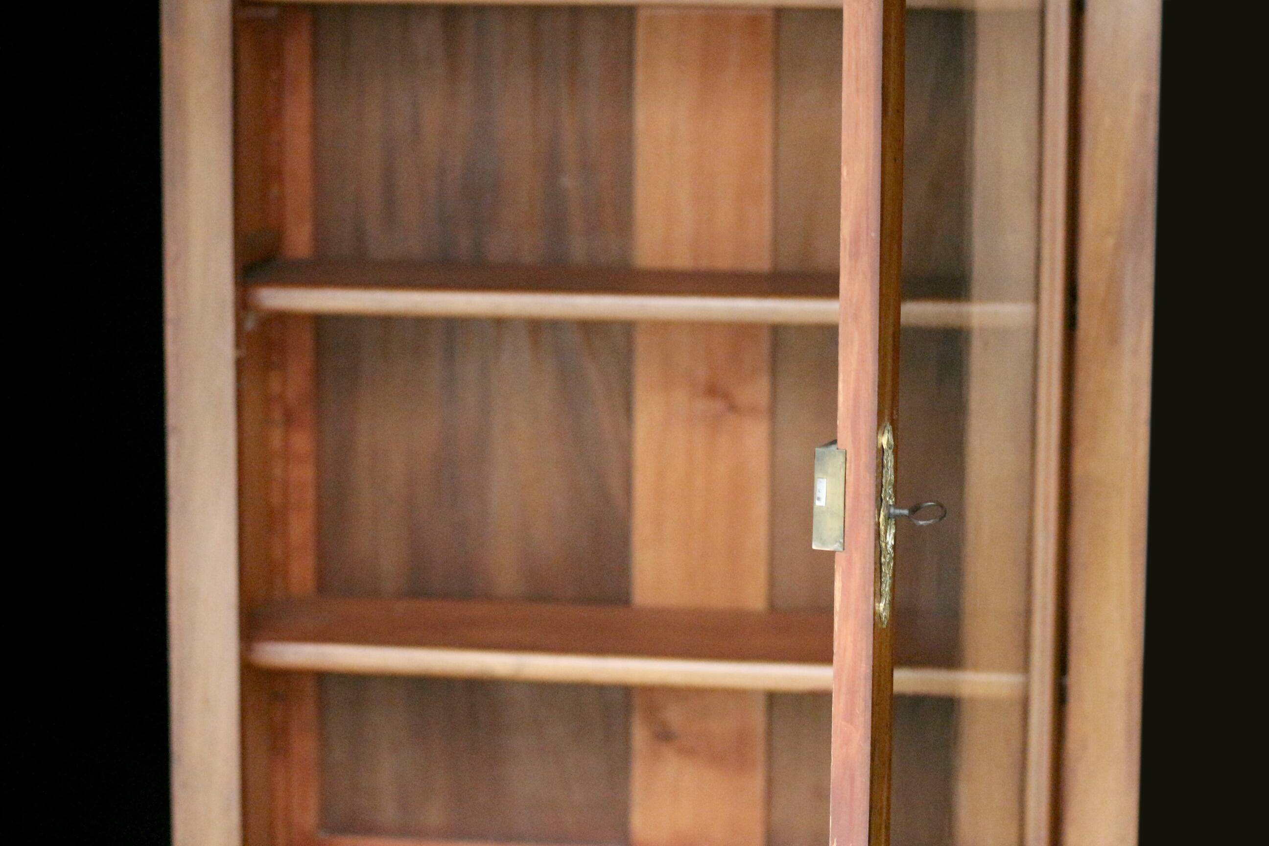 Mid-19th century dresser (light mahogany).