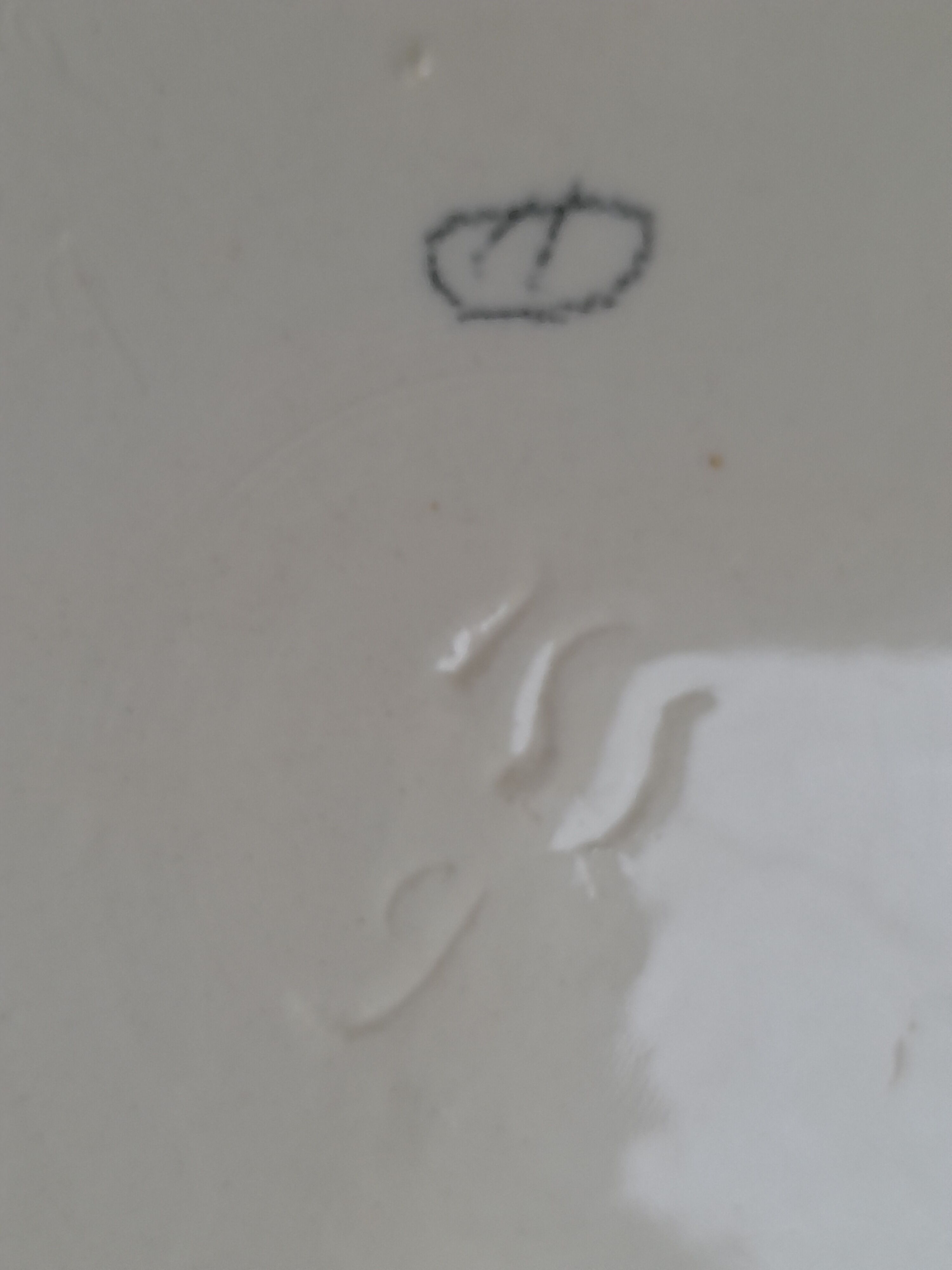 Plate slurry decoration of pears