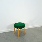 Houten vintage kruk met groen kussen