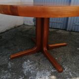 Danish teak dining table from the 1971s with extension cord