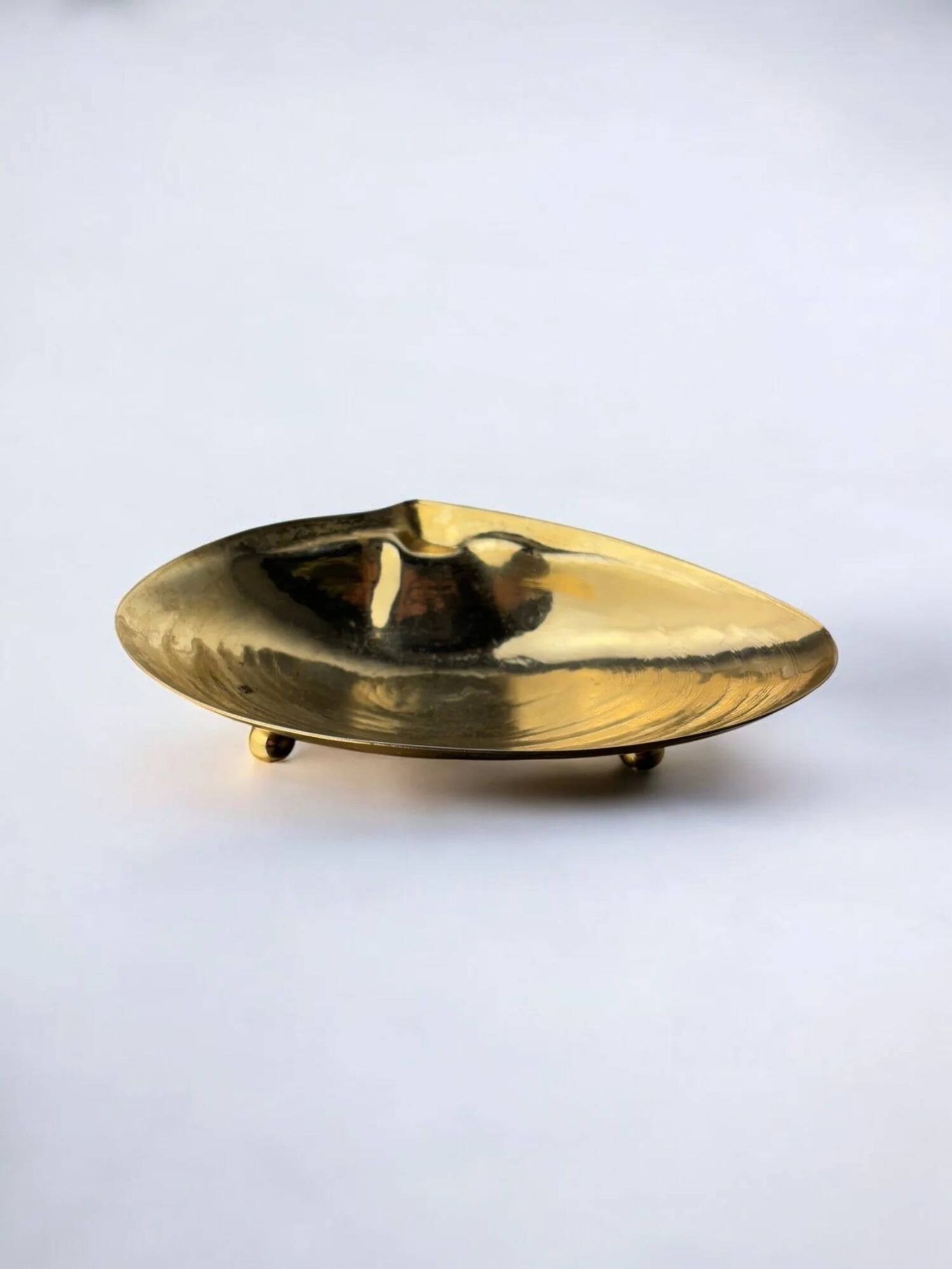 Art deco shell vide-poche in brass, Italy, 1970s