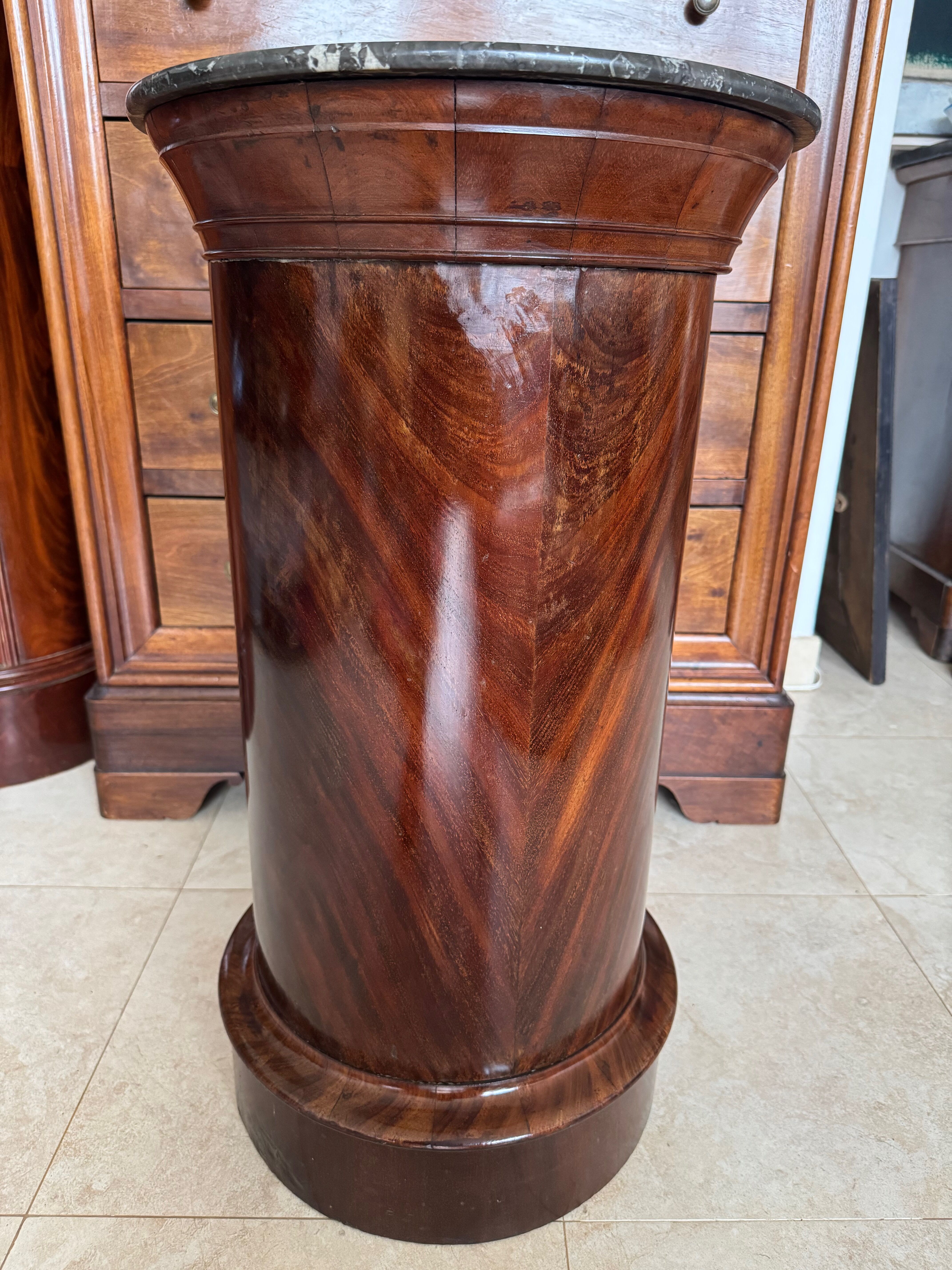 Rare Somno with drawer, Empire period Cuban mahogany and superb grooved marble.