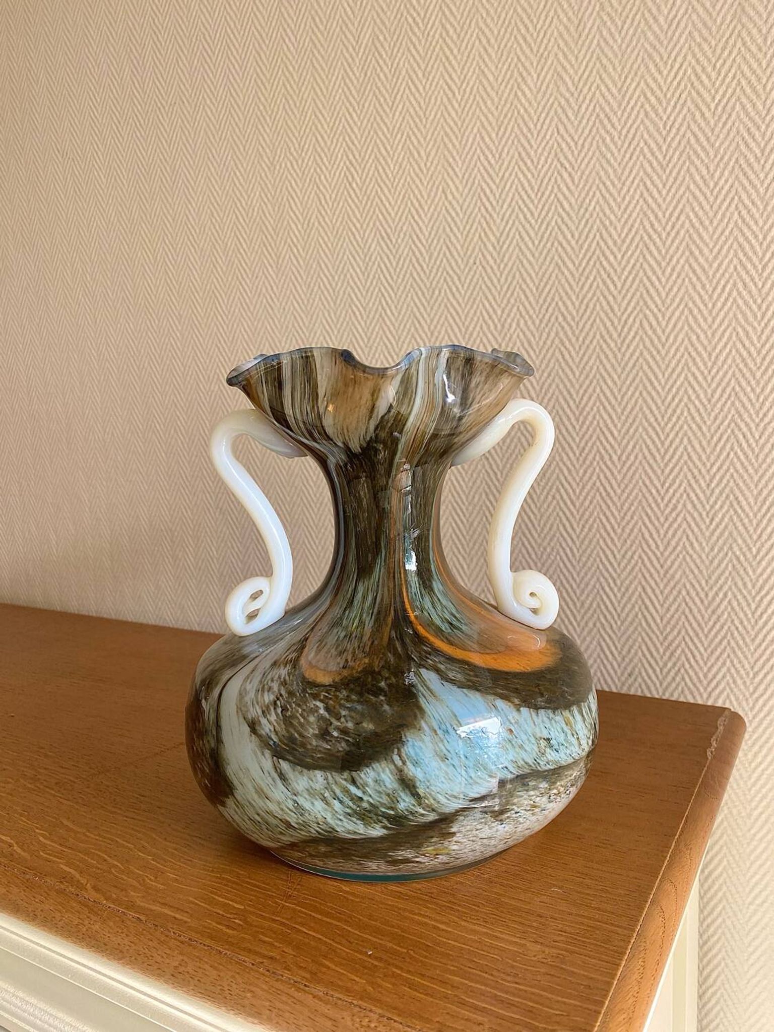 Vase en verre marbré italien 70s