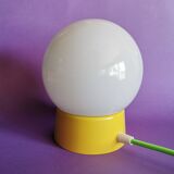 Lampe salon chevet bureau vintage opaline blanche "Jaune"