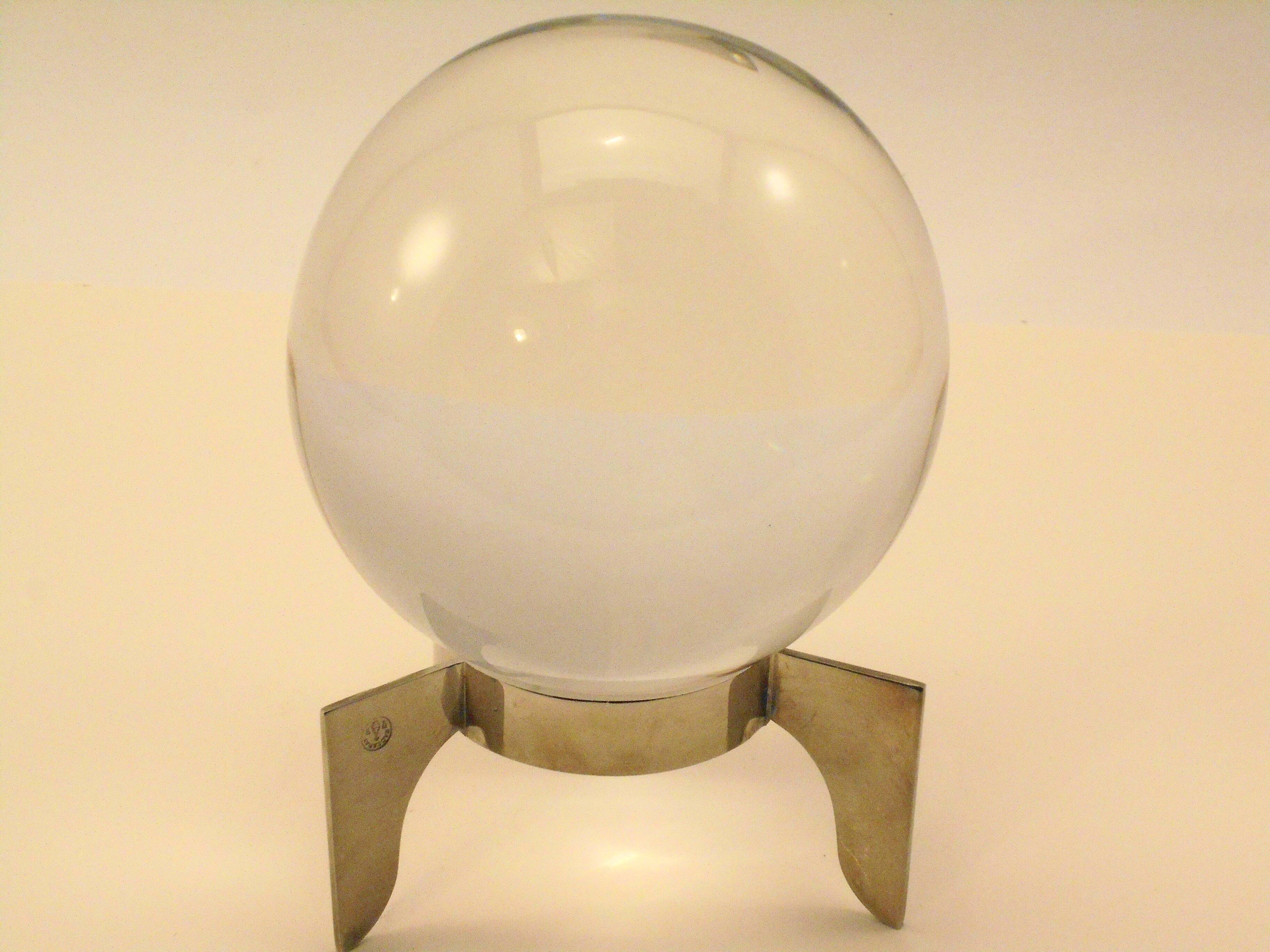Boule de cristal modele Sirius signée Baccarat