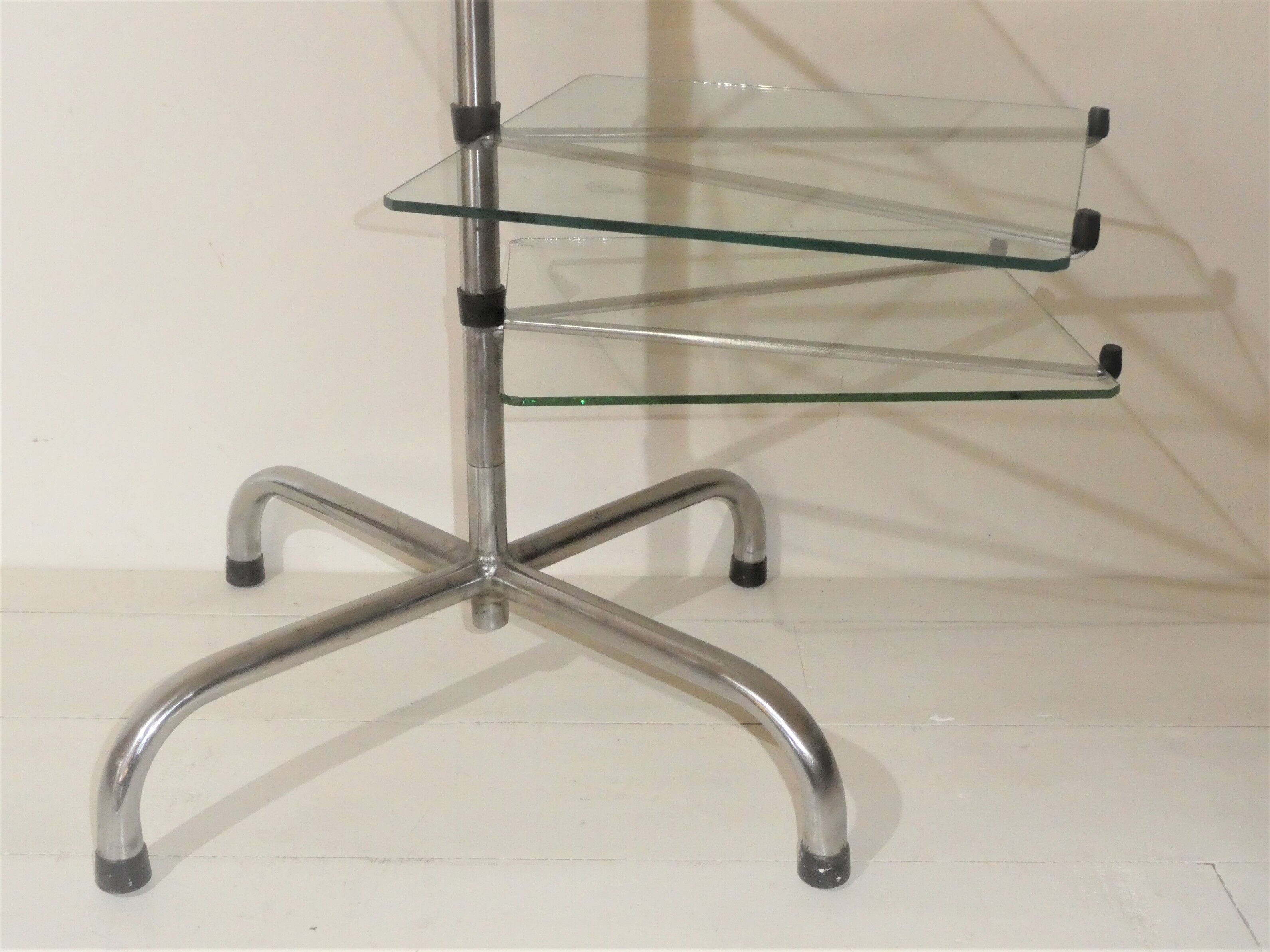 Glass shelf