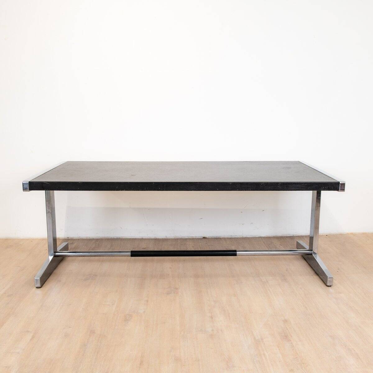 Table de salle à manger avec socle en acier, 1990