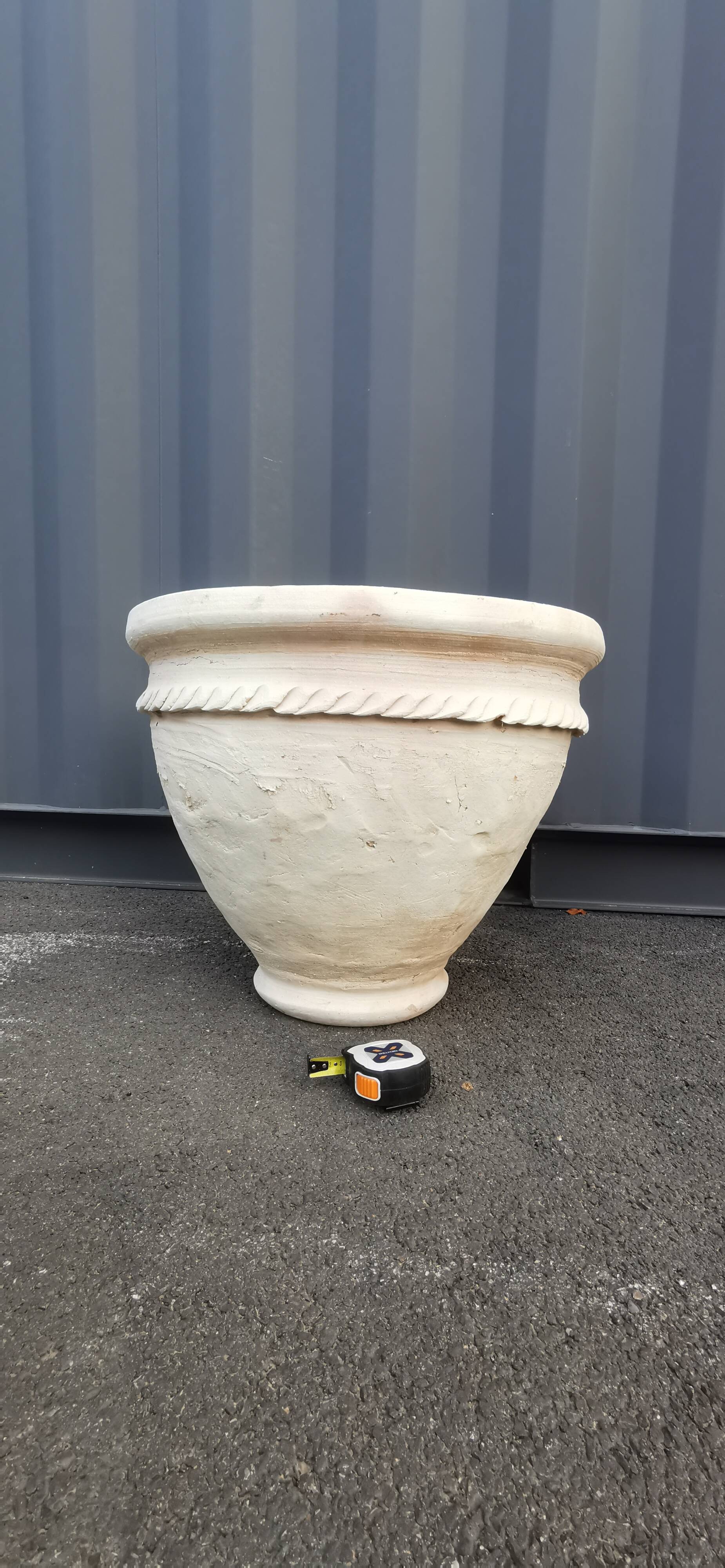 Tamgroute terracotta jar