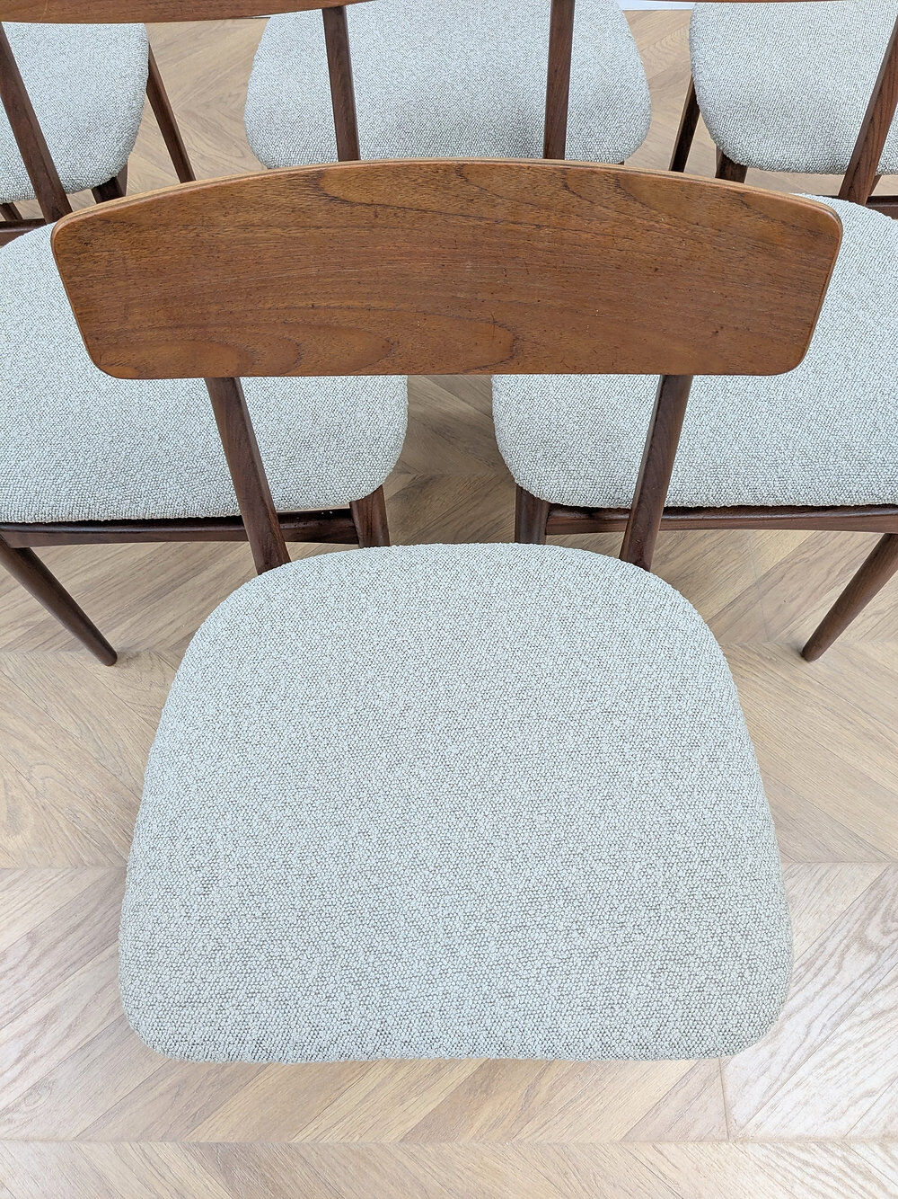 6 Scandinavian chairs