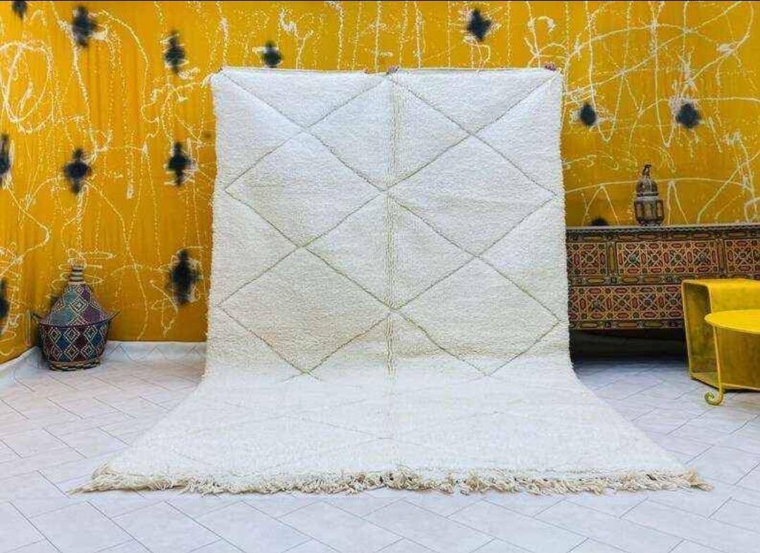Thick white Berber carpet made of wool, BENI OUARAIN