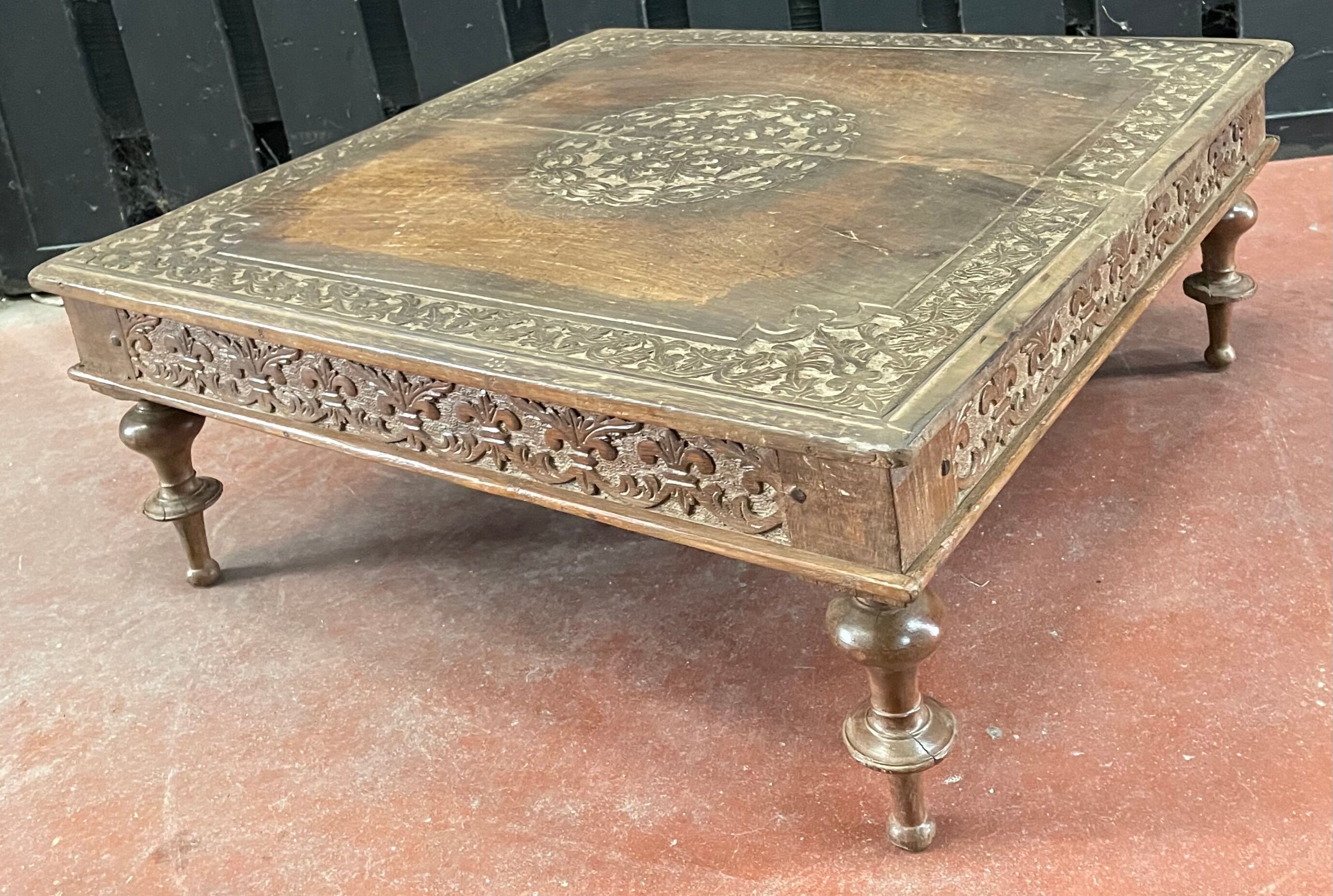 Ancient india square coffee table in solid teak wood decorated with a rosette