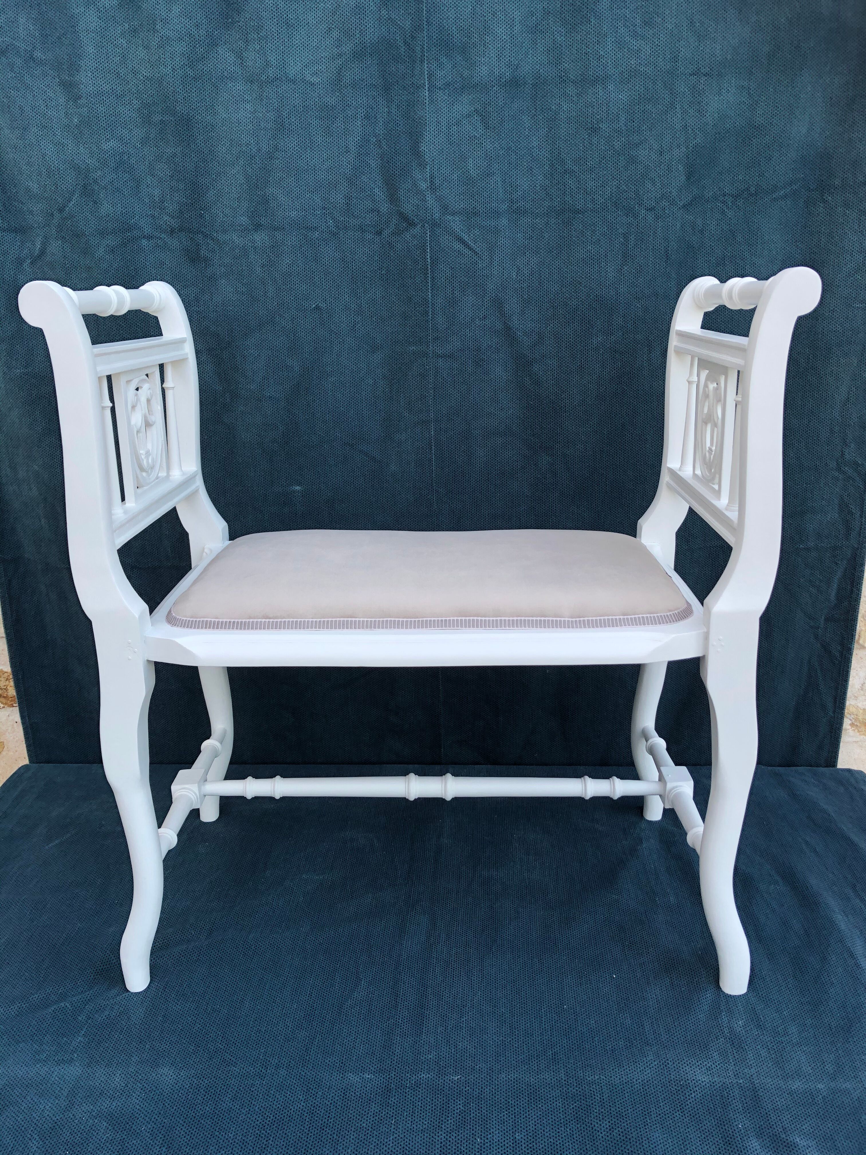 Banquette bout de lit dans l'esprit shabby chic