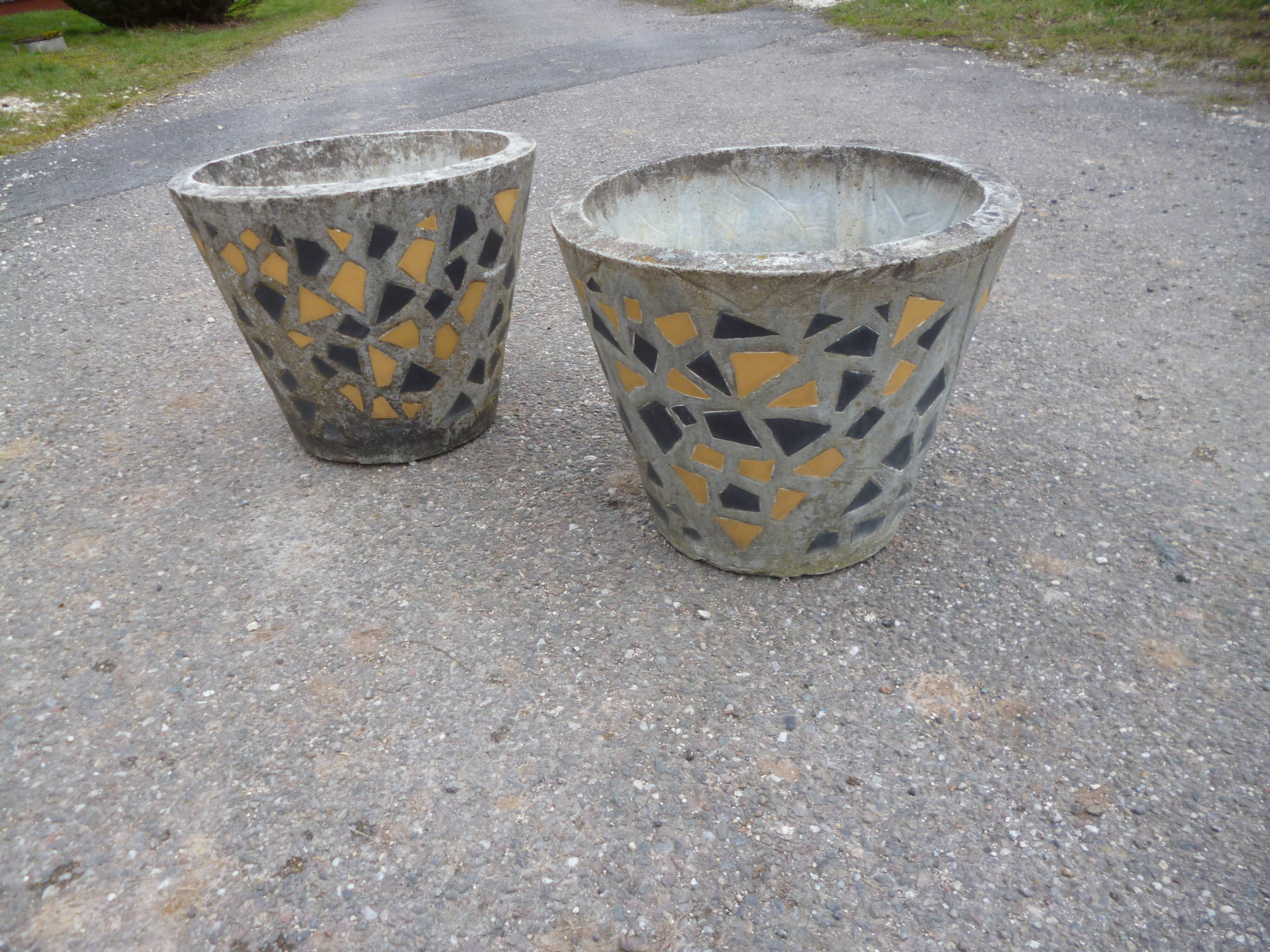 Pair of cement basins and tiles from the 50s