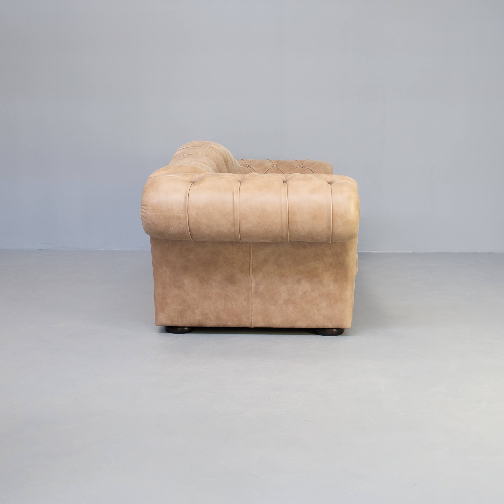 00s IDP italia ‘sahara’ chesterfield sofa