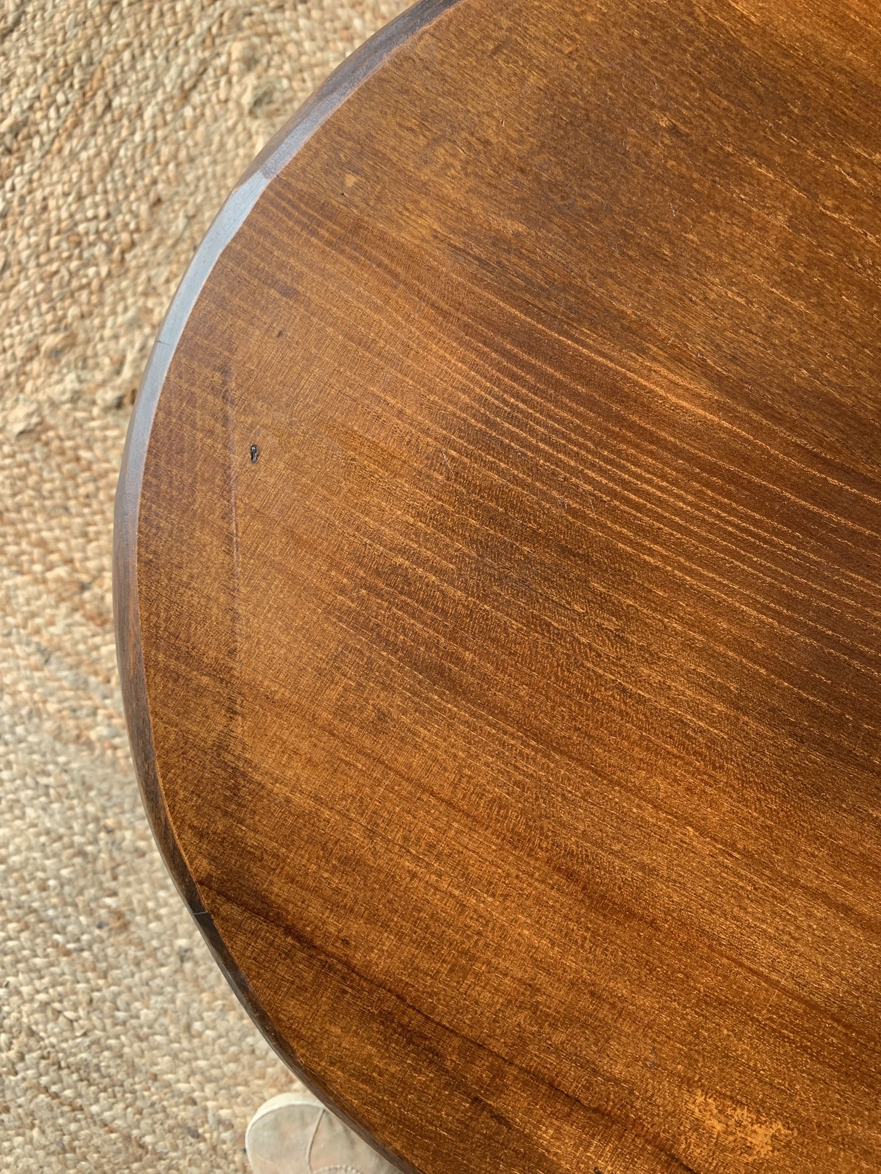 Round coffee table, vines