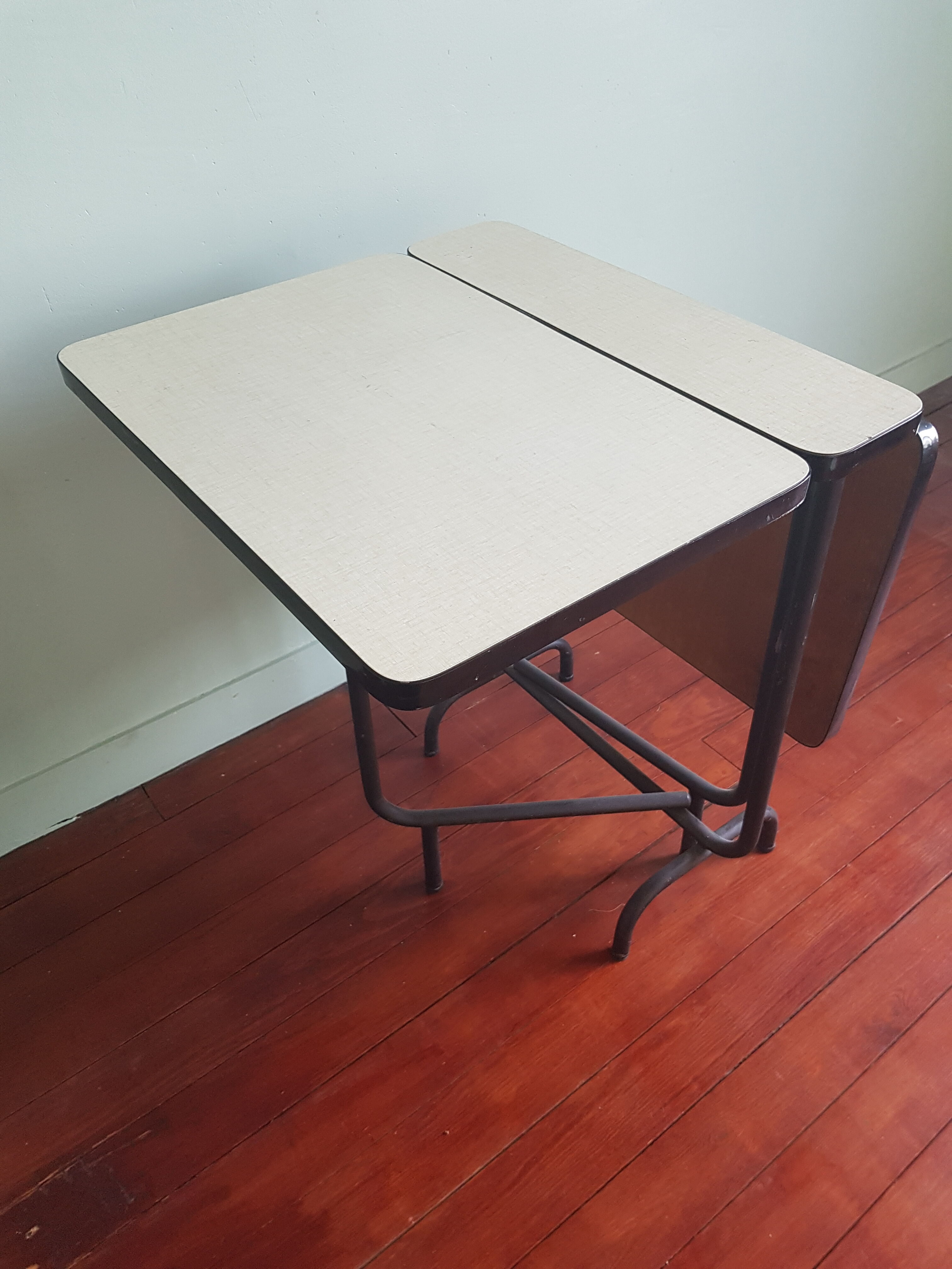 formica folding table