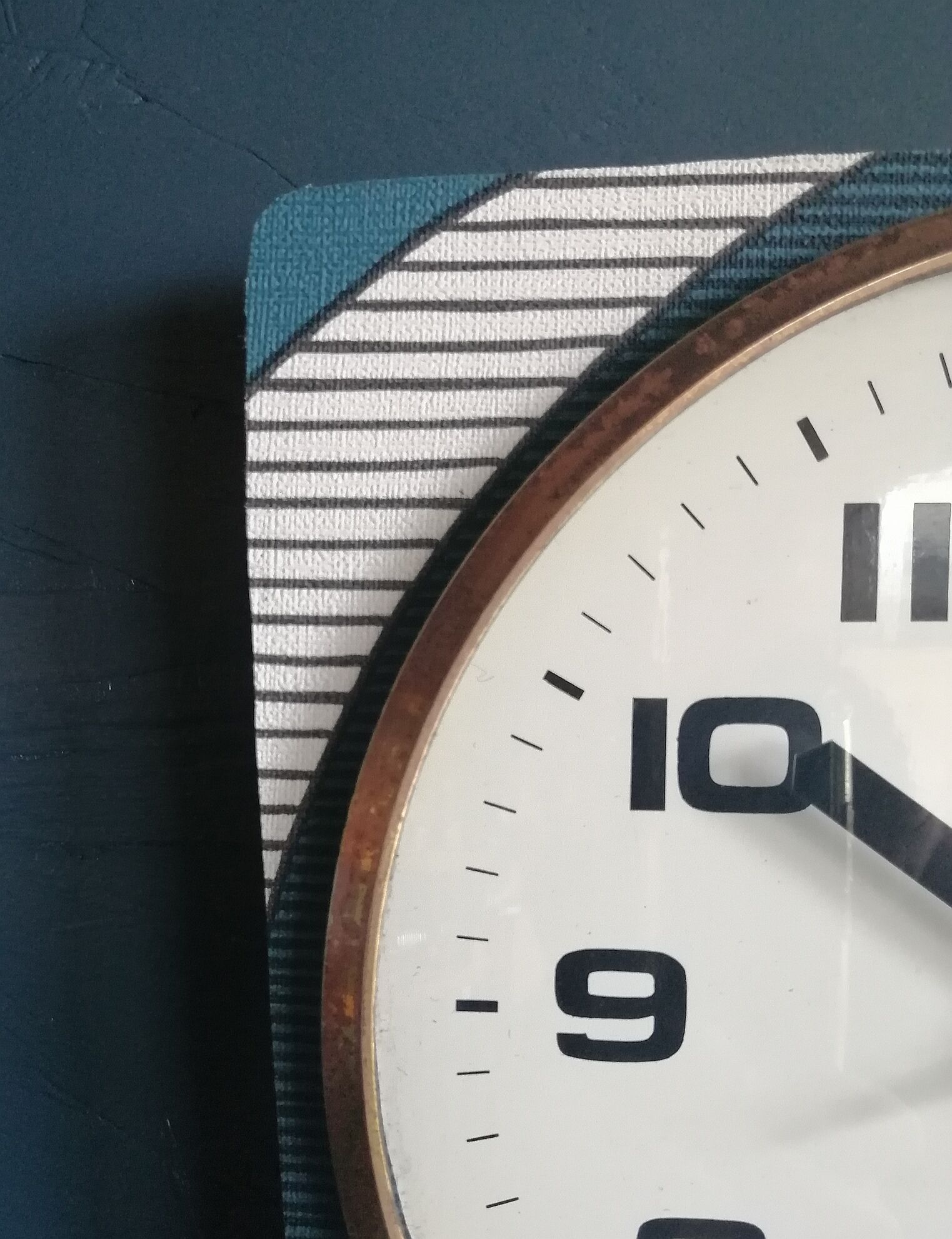 Vintage silent wall clock thermometer "Hangarter"