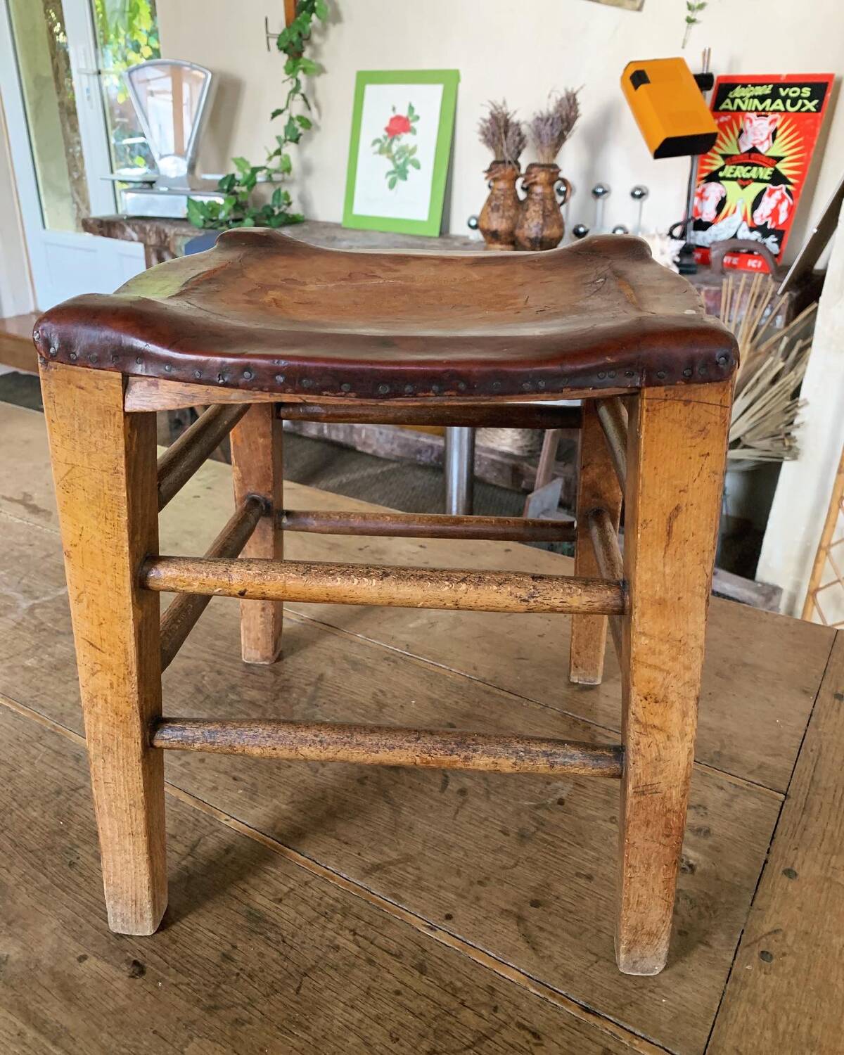 Shoemaker stool