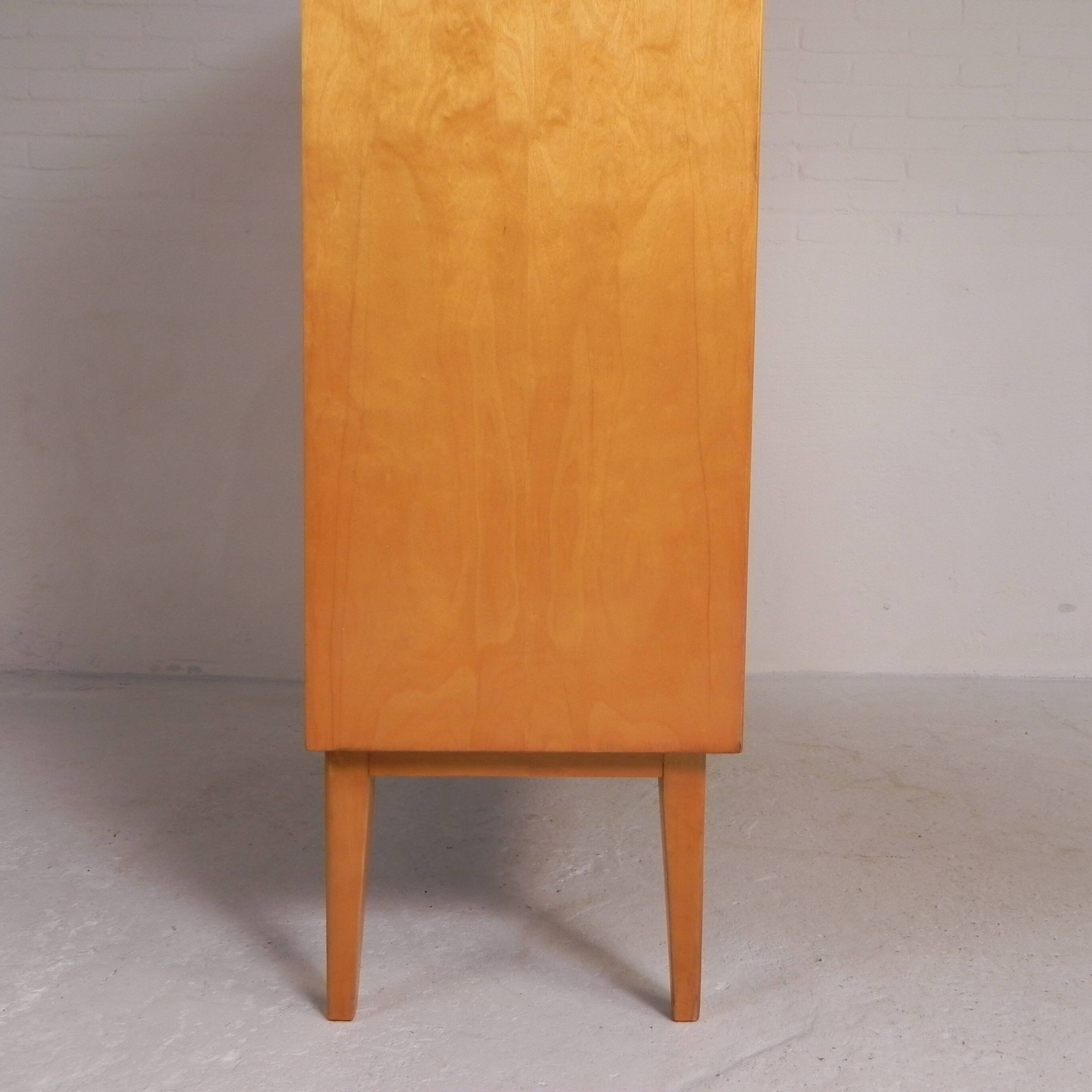 Vintage display cabinet with 2 sliding glass doors and 1 drawer, 1950s.