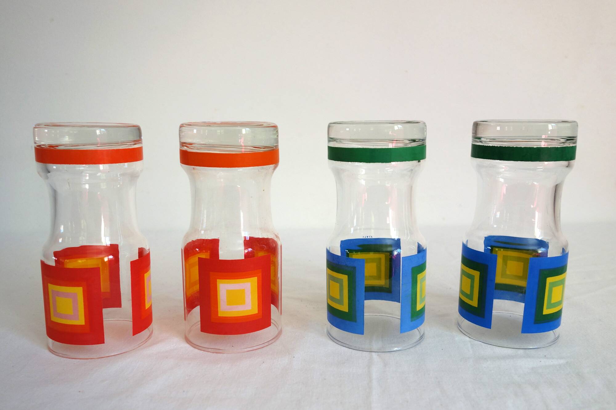 4 vintage 70s pop glasses