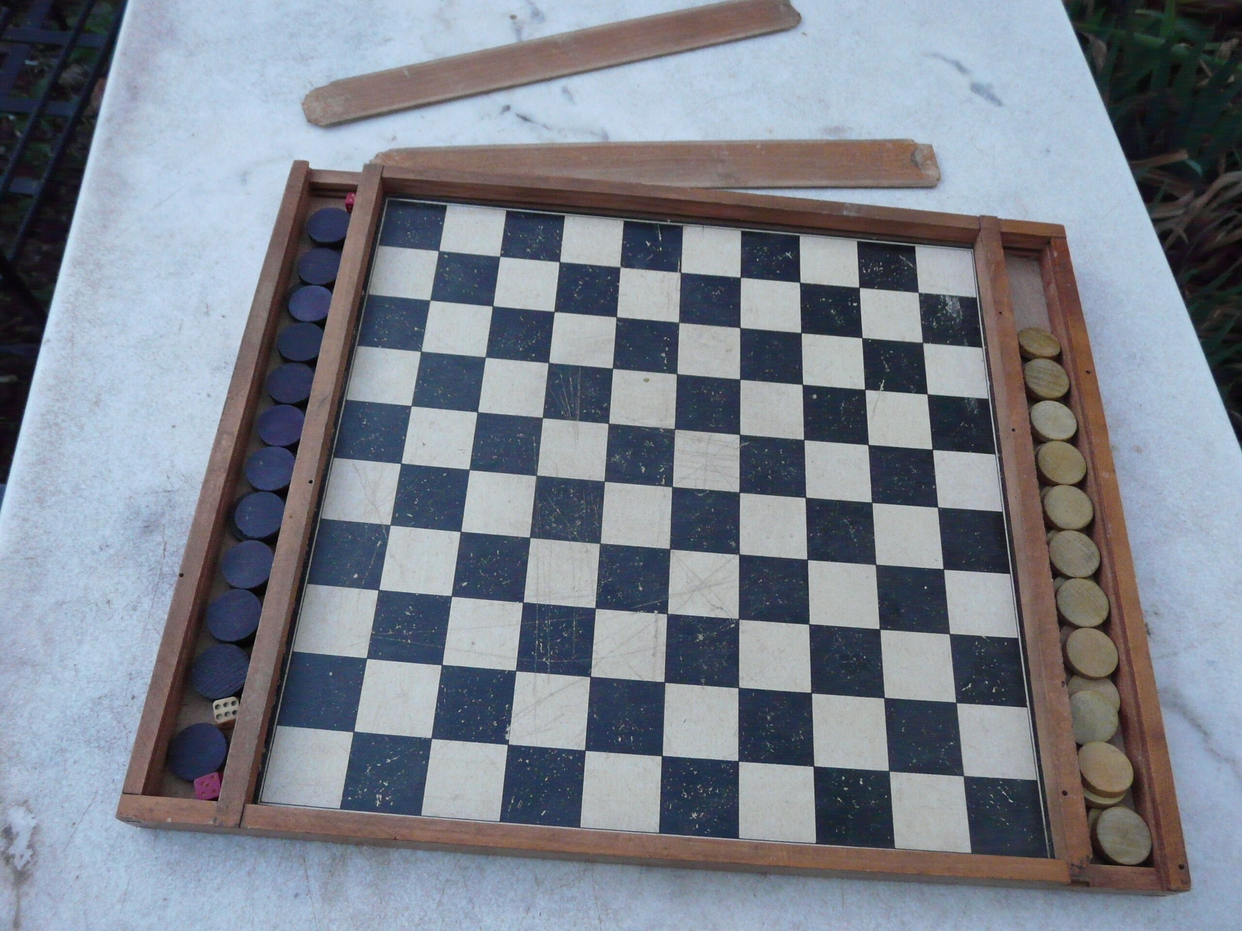Old game of checkers and game of goose gamejura