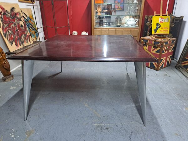 Tabla à manger carrée Modèle M '' Série Lang '' de Philippe Starck pour Driade Aleph